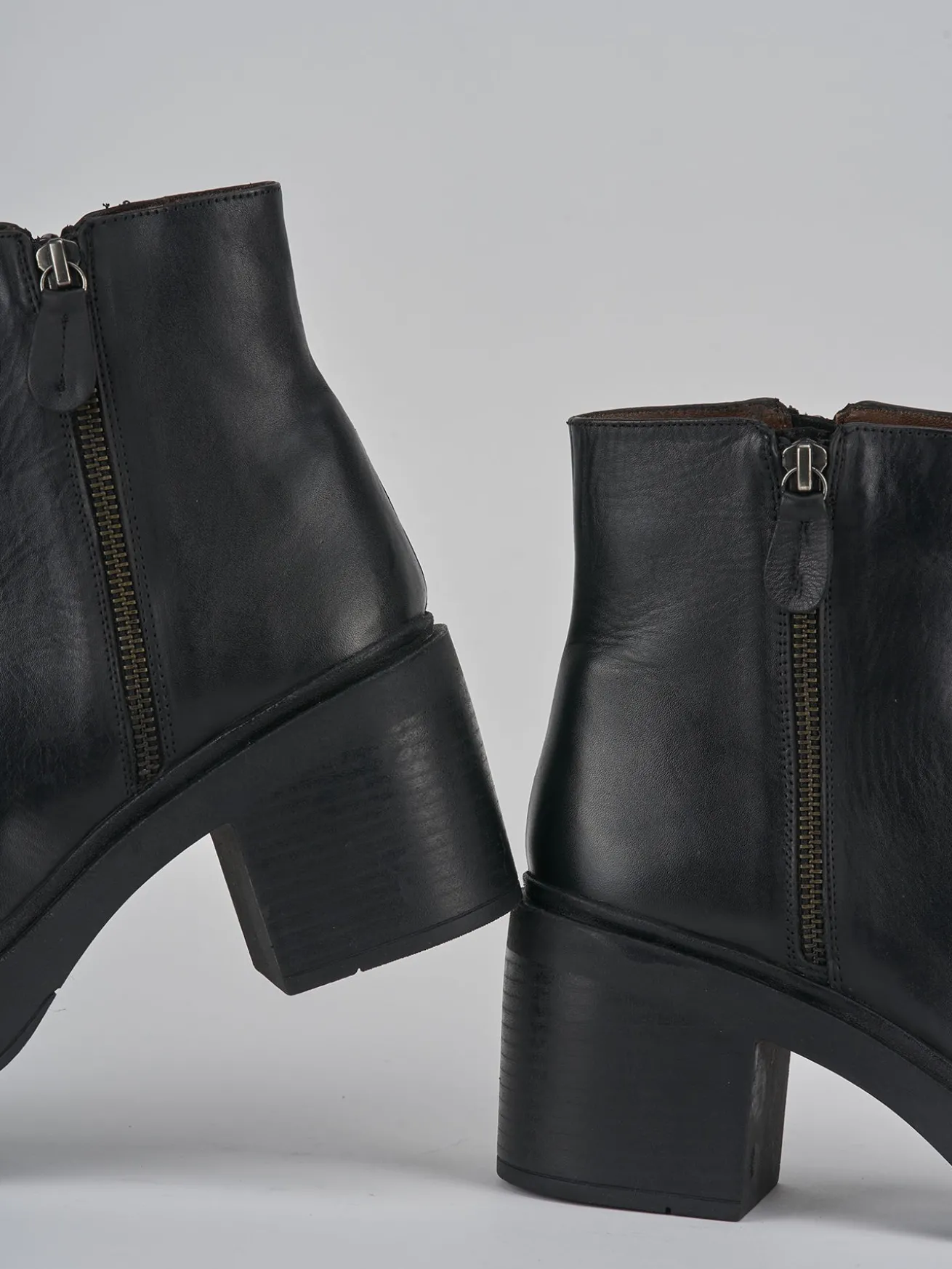 Stivaletti tacco 6cm pelle nero