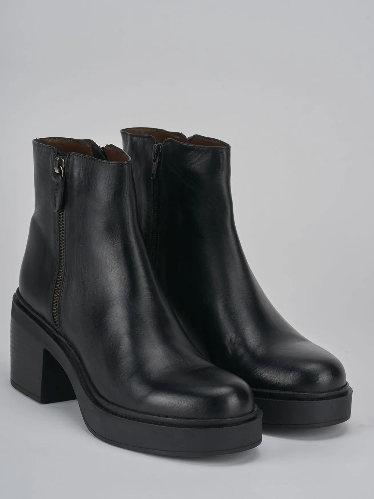 Stivaletti tacco 6cm pelle nero