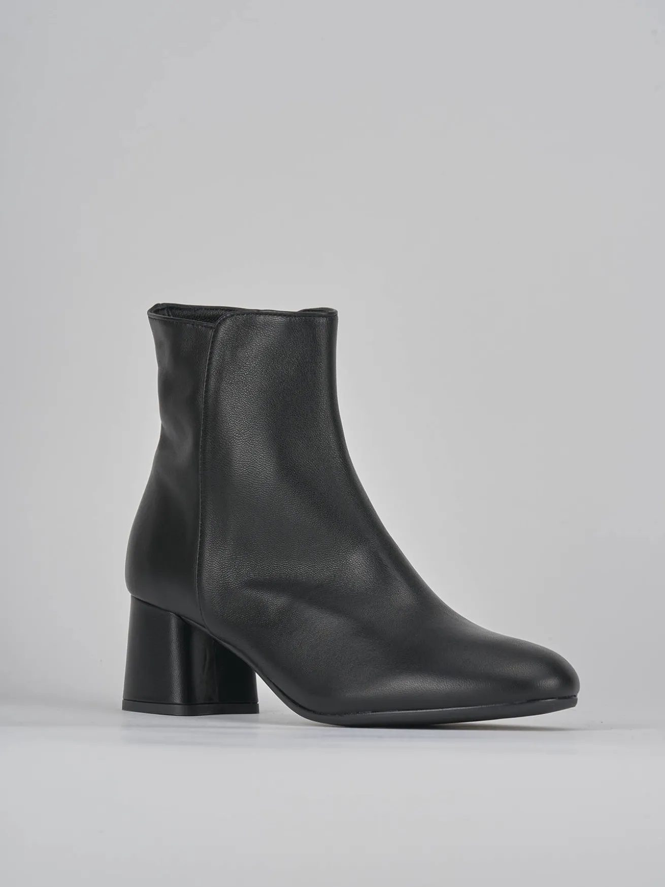 Stivaletti tacco 6cm pelle nero