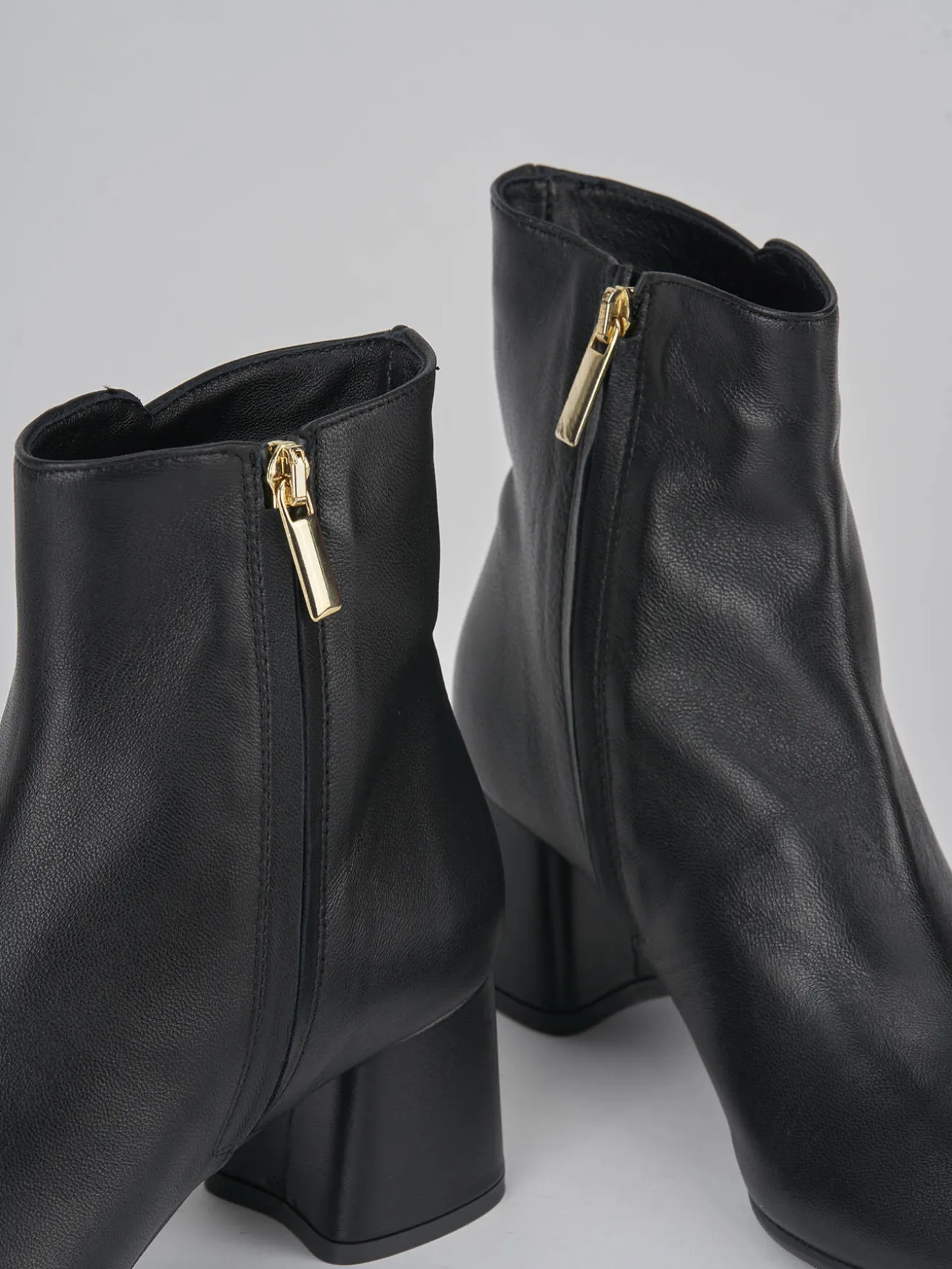 Stivaletti tacco 6cm pelle nero