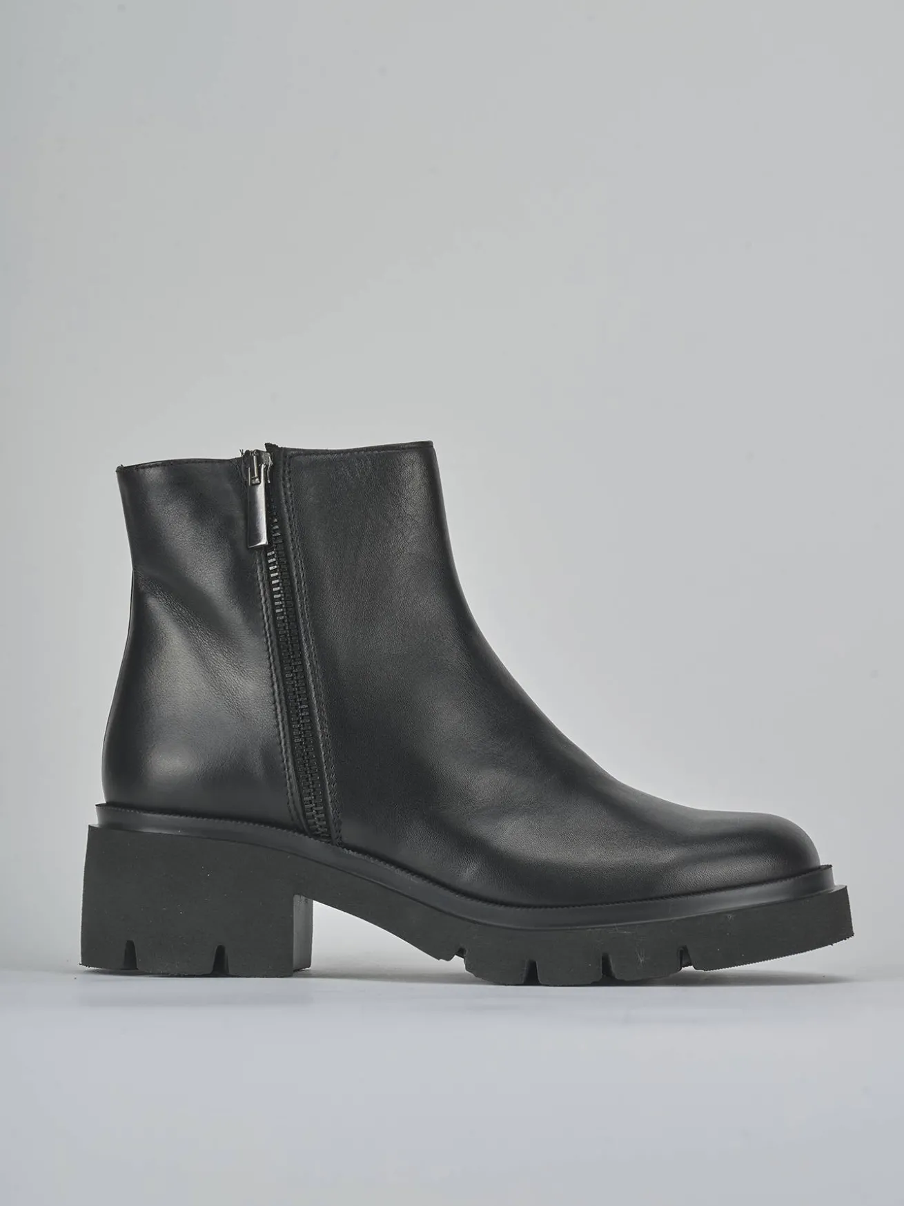 Stivaletti tacco 5cm pelle nero