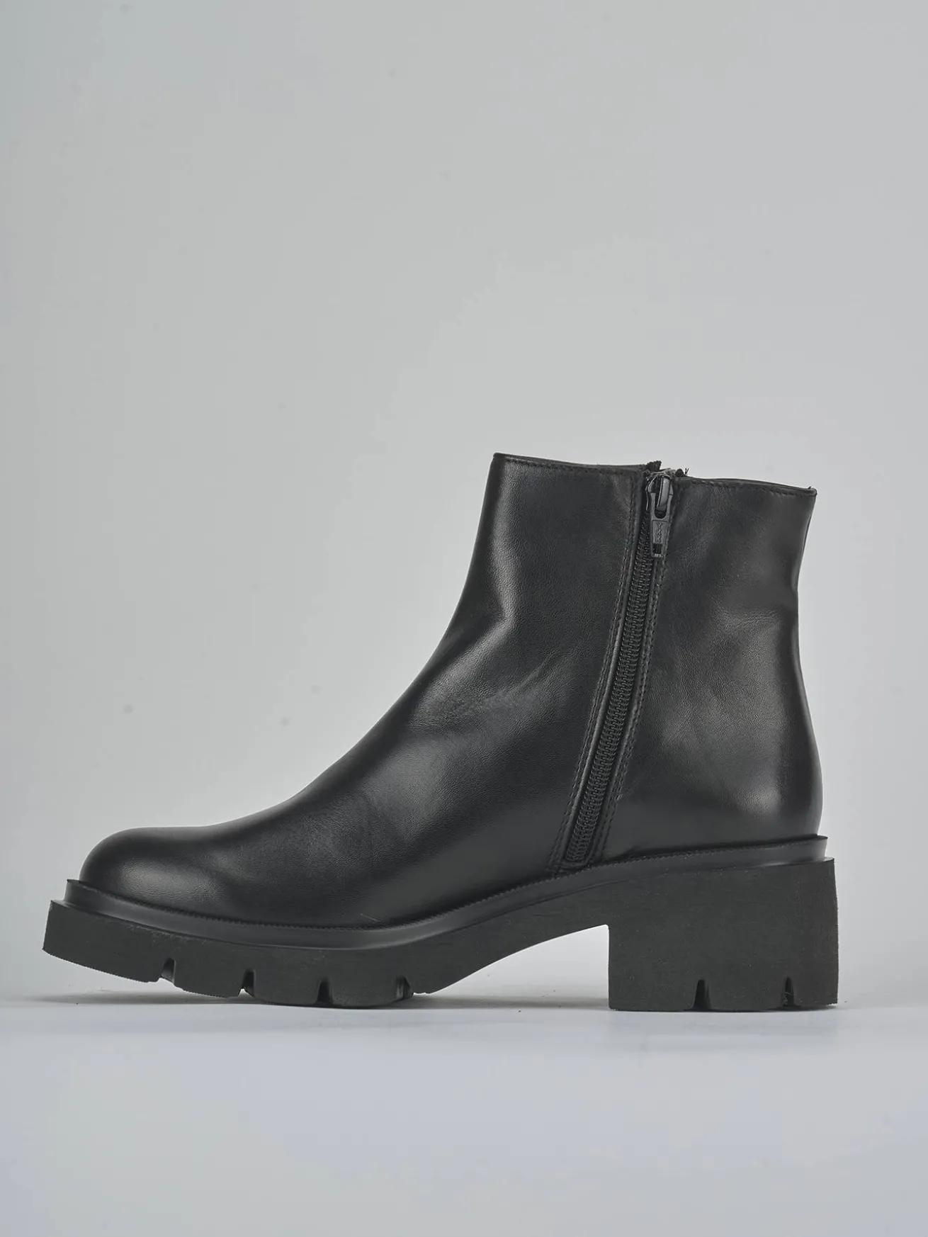 Stivaletti tacco 5cm pelle nero