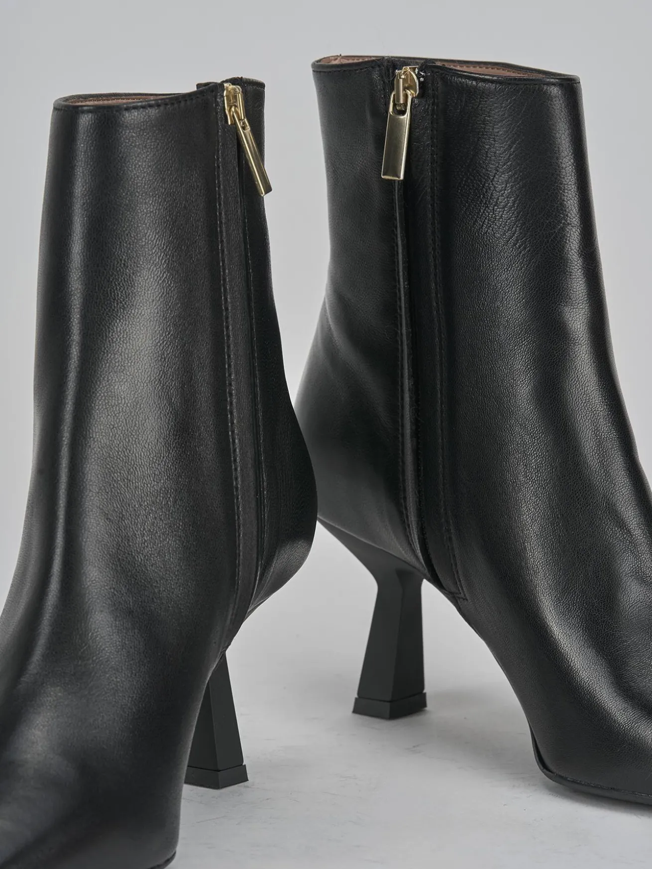 Stivaletti tacco 8cm pelle nero