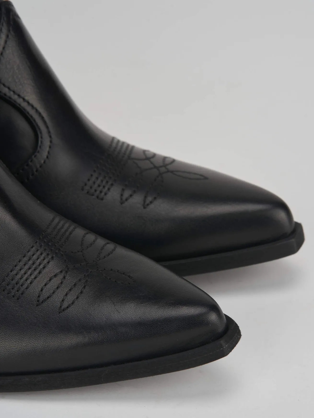 Stivaletti tacco 7cm pelle nero