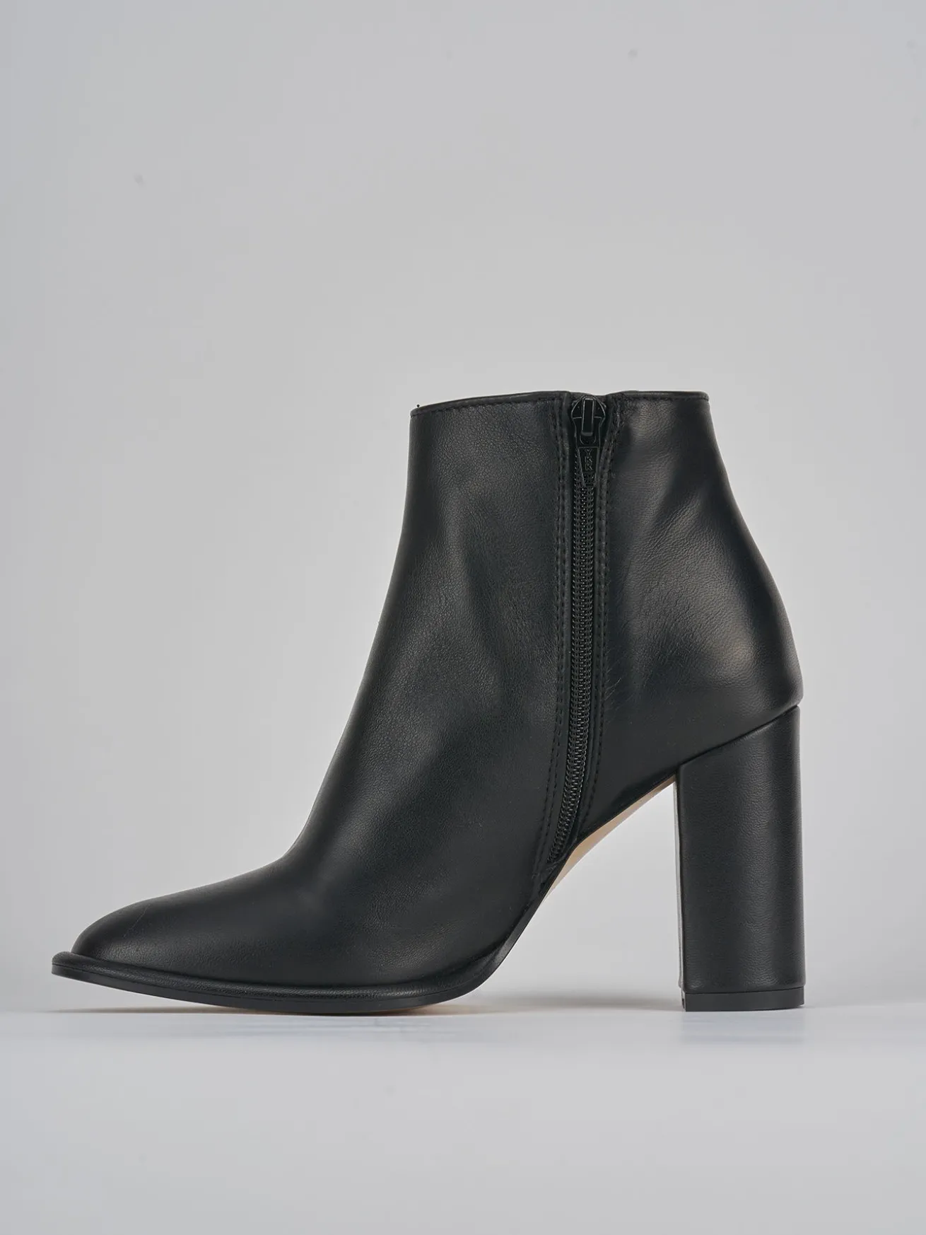 Stivaletti tacco 8cm pelle nero