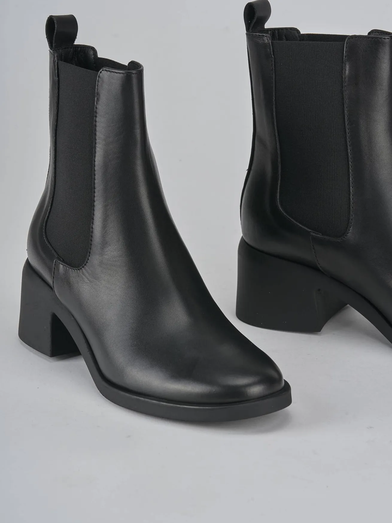 Stivaletti tacco 3cm pelle nero