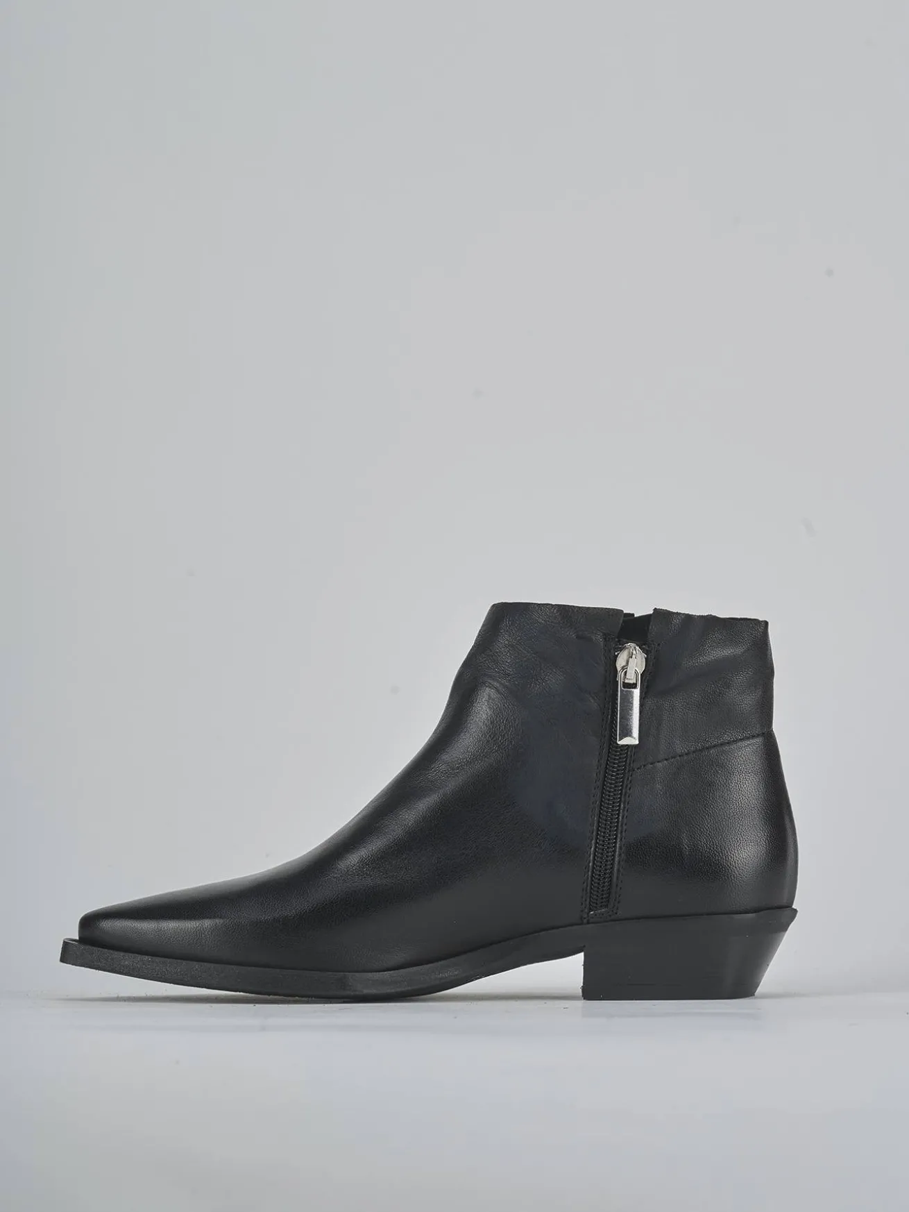 Stivaletti tacco 3cm pelle nero