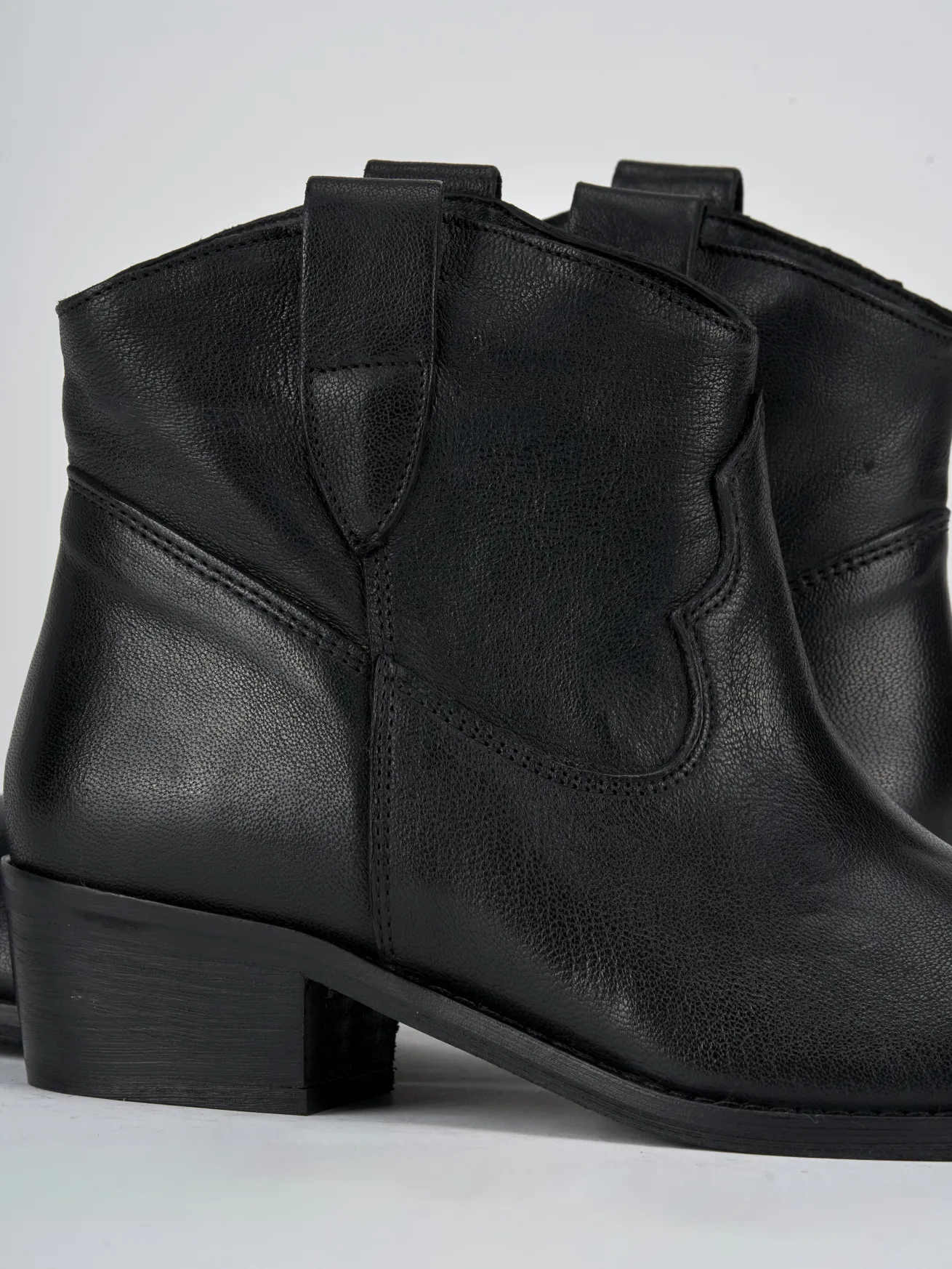 Stivaletti tacco 3cm pelle nero