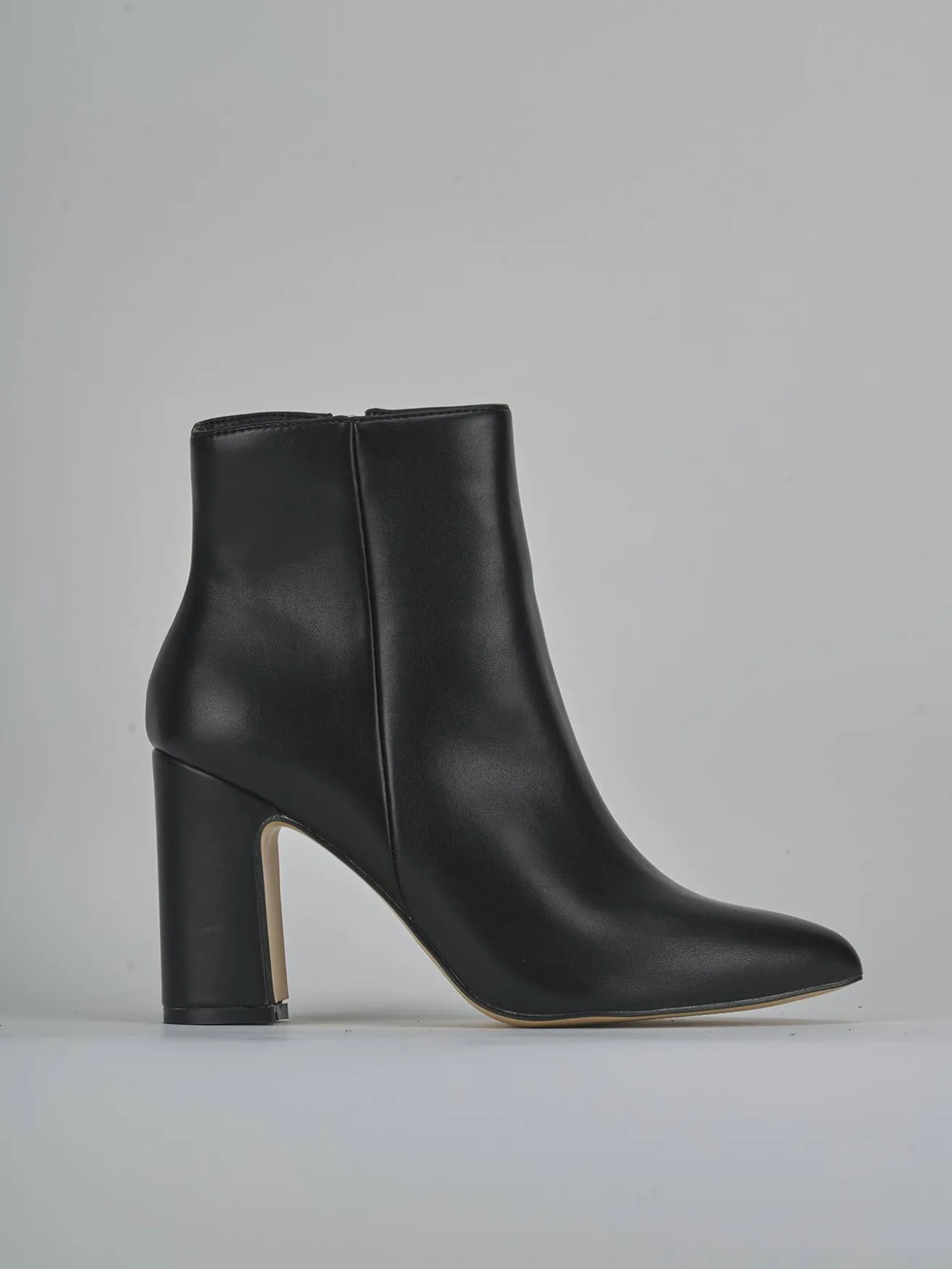 Stivaletti tacco 9cm pelle sostenibile nero