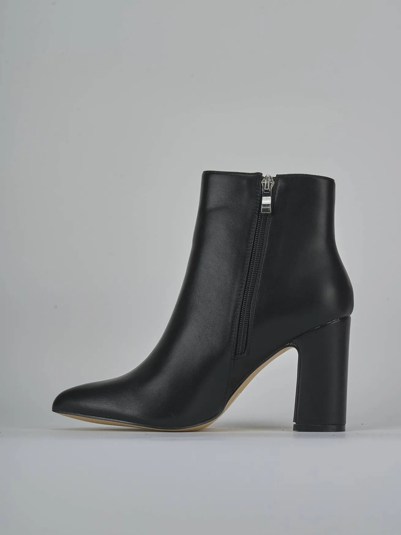 Stivaletti tacco 9cm pelle sostenibile nero