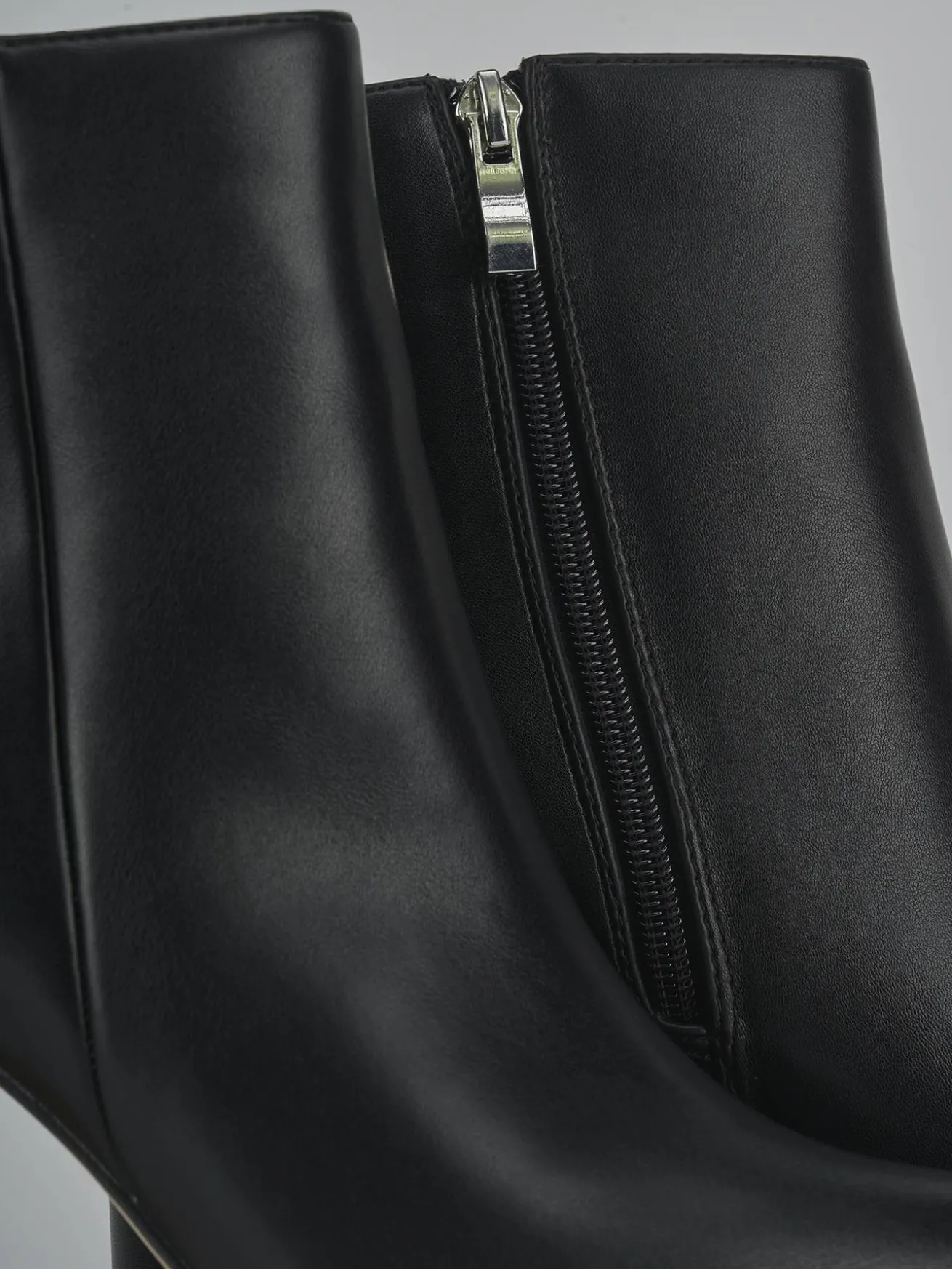 Stivaletti tacco 9cm pelle sostenibile nero