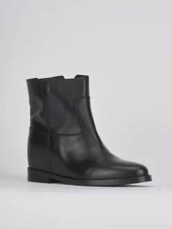 Stivaletti tacco 2cm pelle nero