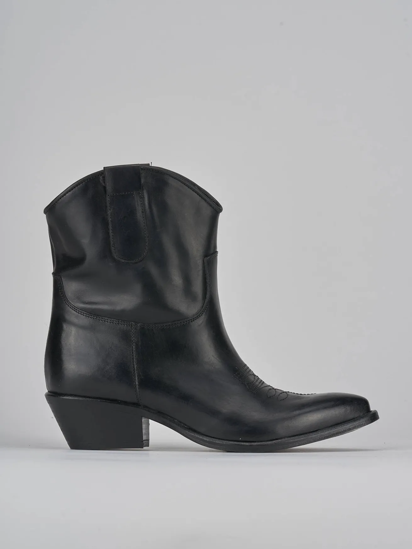 Stivaletti tacco 3cm pelle nero