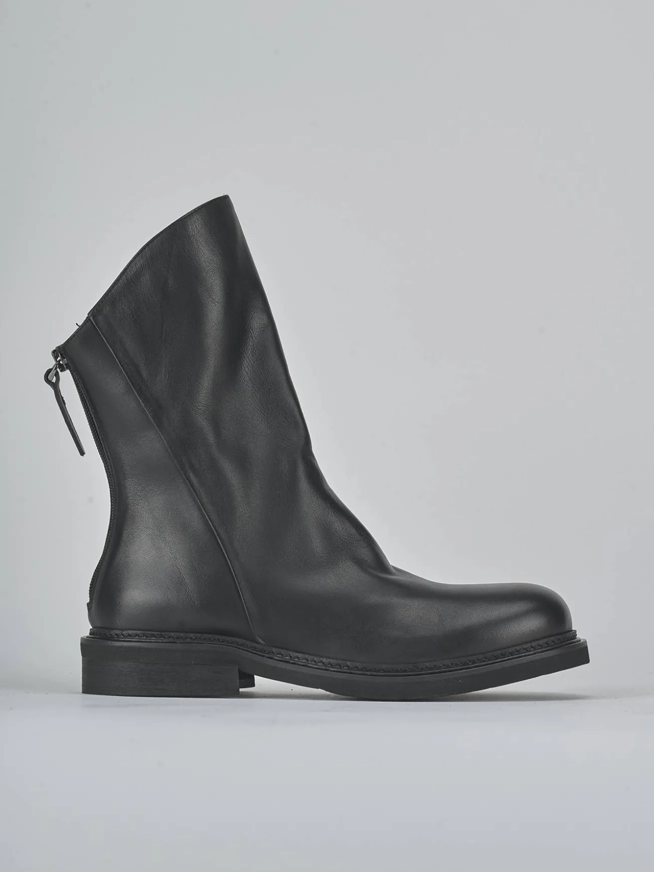 Stivaletti tacco 2cm pelle nero