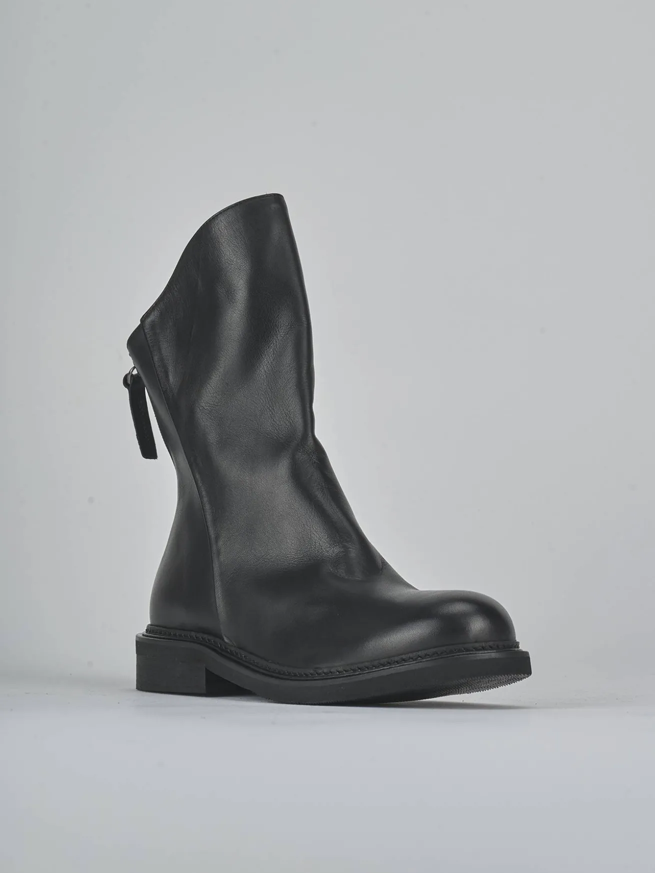 Stivaletti tacco 2cm pelle nero