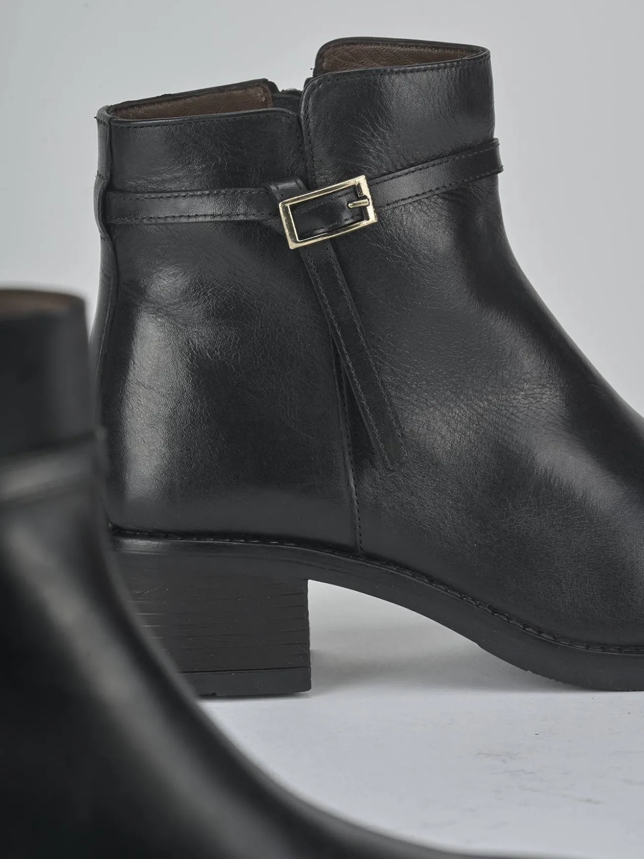 Stivaletti tacco 4cm pelle nero