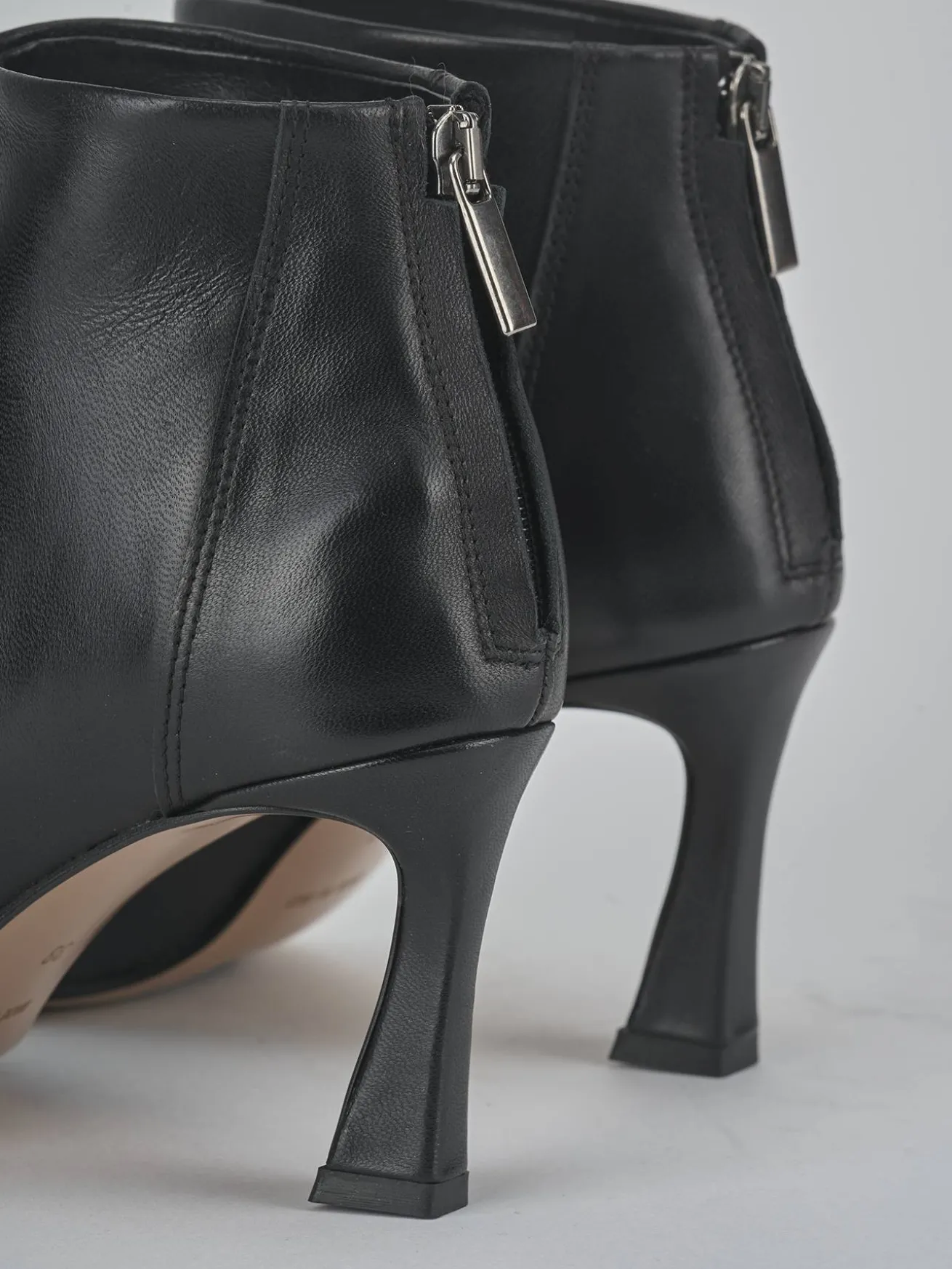 Stivaletti tacco 8cm pelle nero