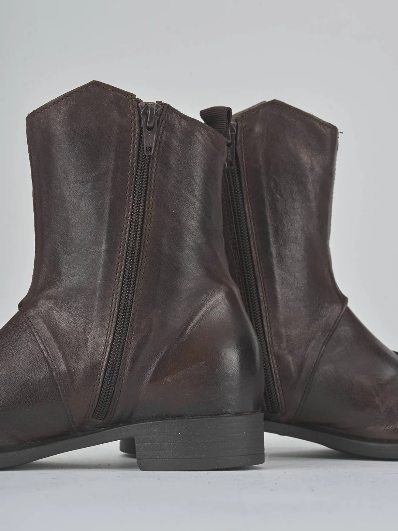 Stivaletti tacco 2cm pelle testa