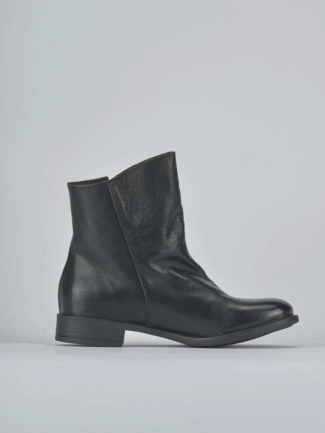 Stivaletti tacco 2cm pelle nero