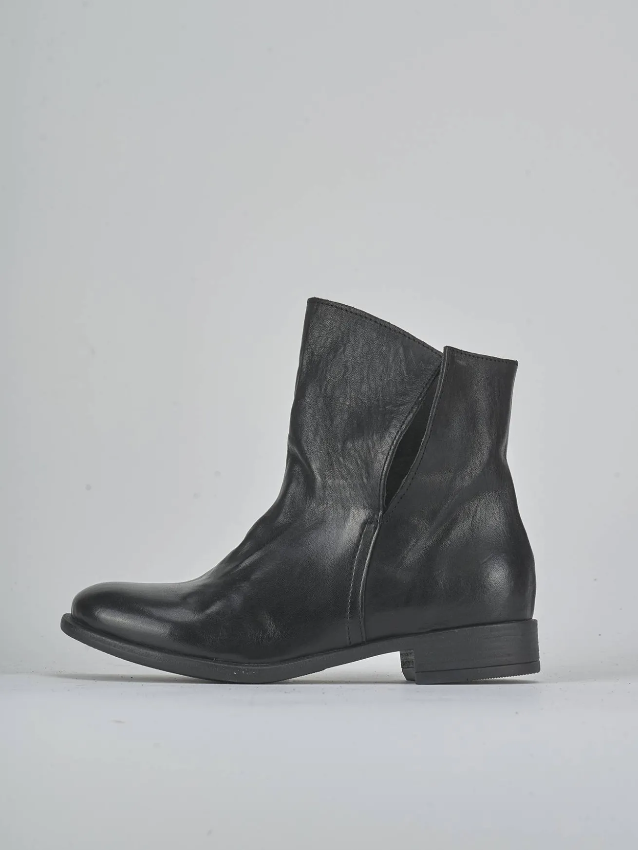 Stivaletti tacco 2cm pelle nero