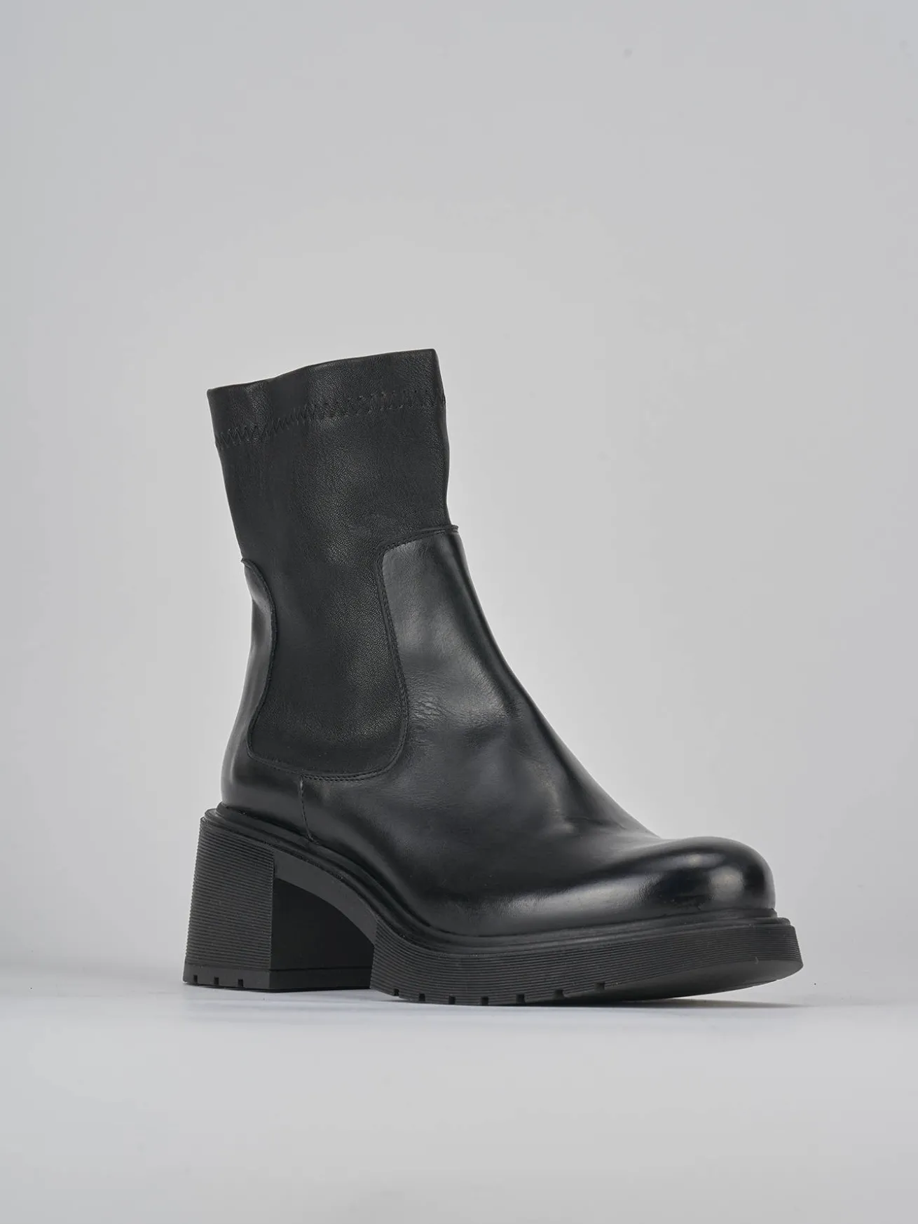 Stivaletti tacco 6cm pelle nero