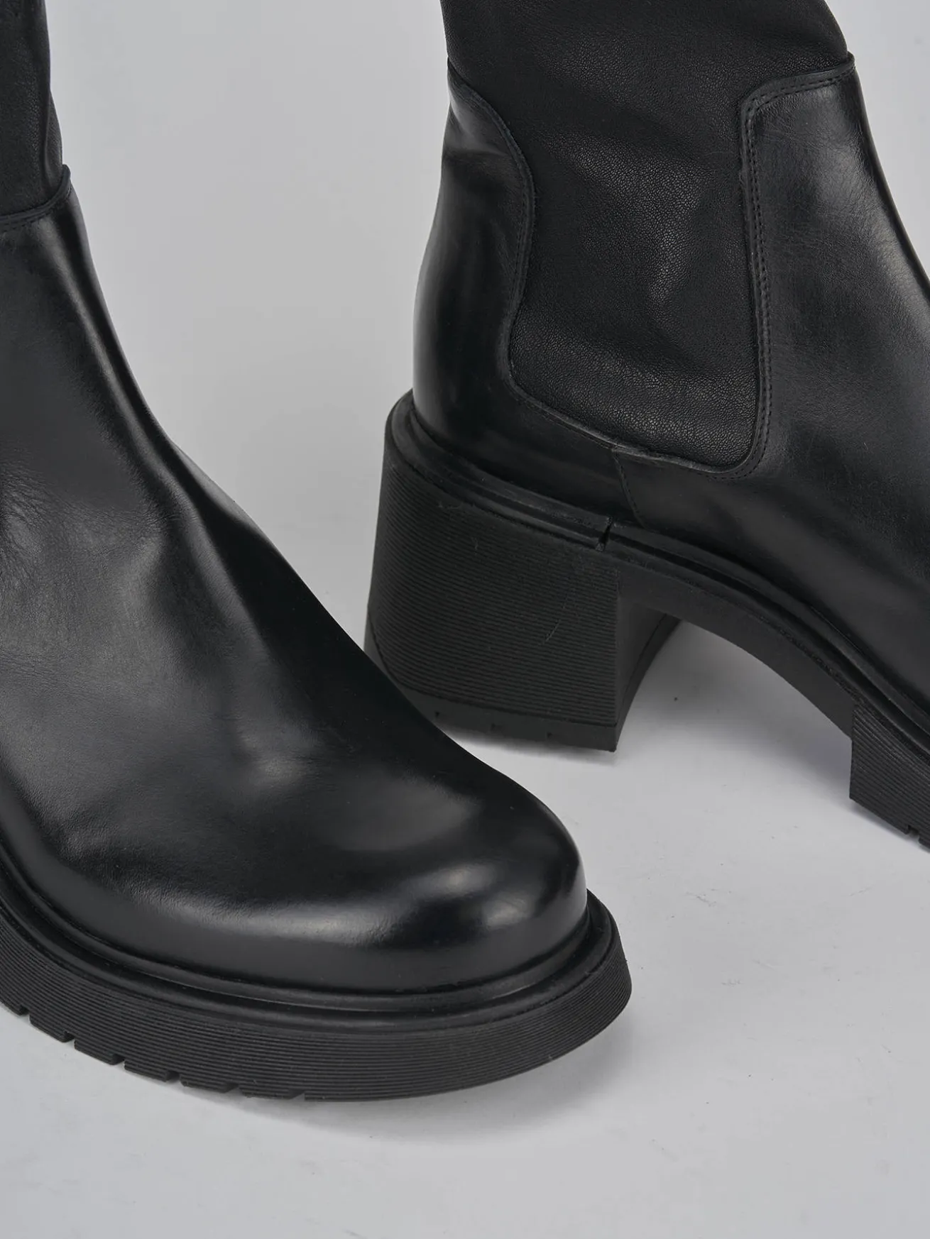 Stivaletti tacco 6cm pelle nero