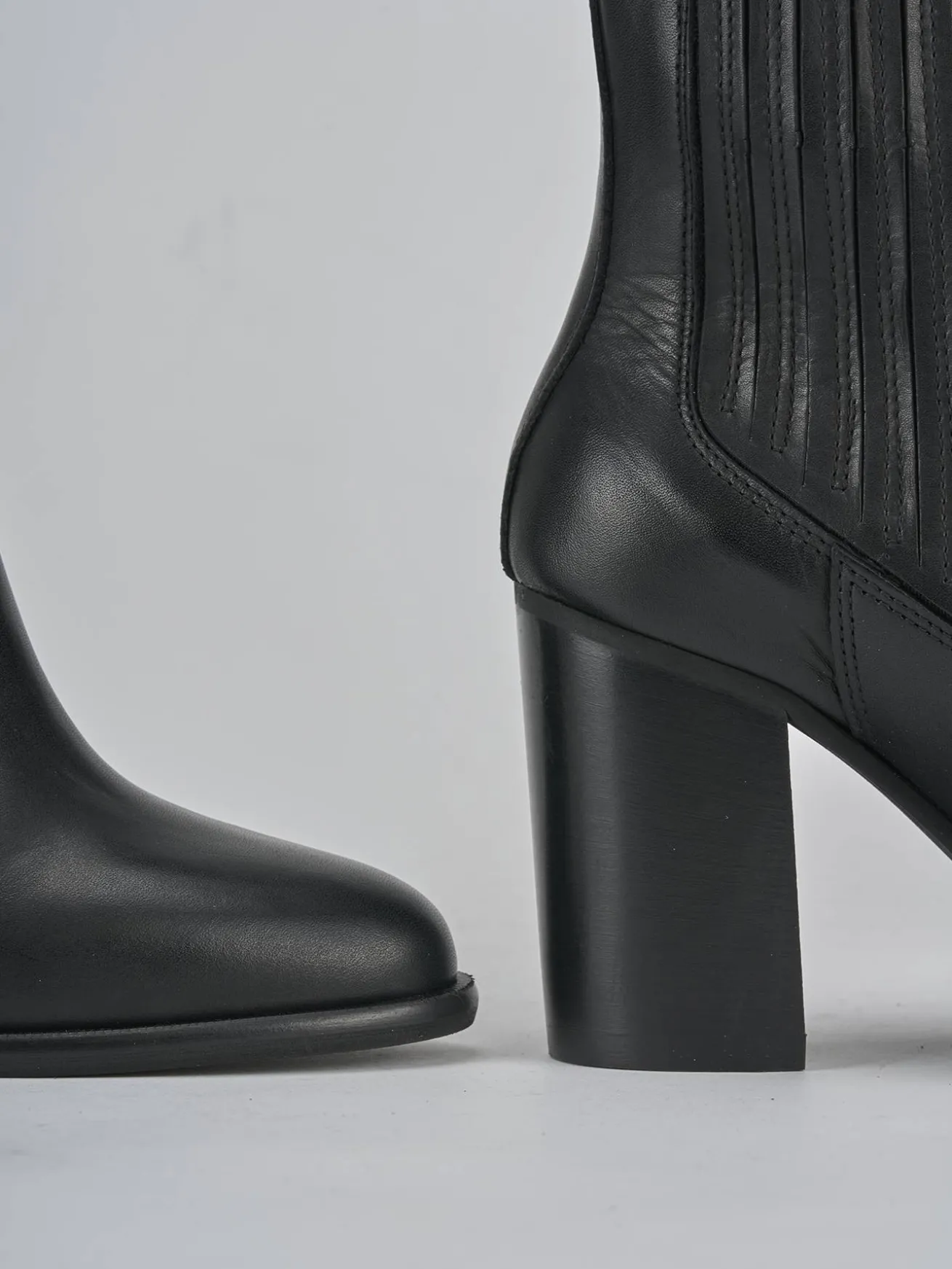 Stivaletti tacco 8cm pelle nero