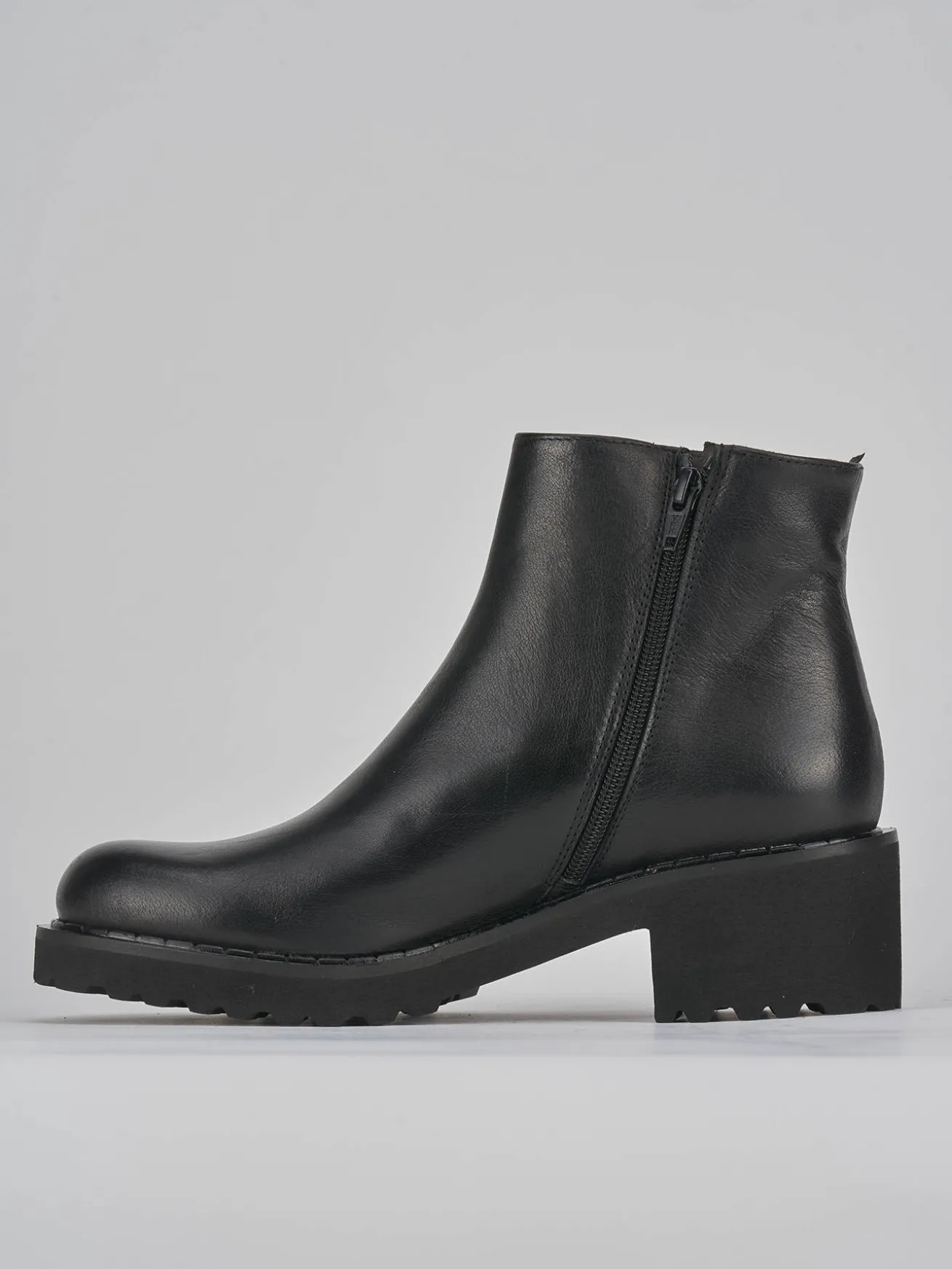Stivaletti tacco 5cm pelle nero