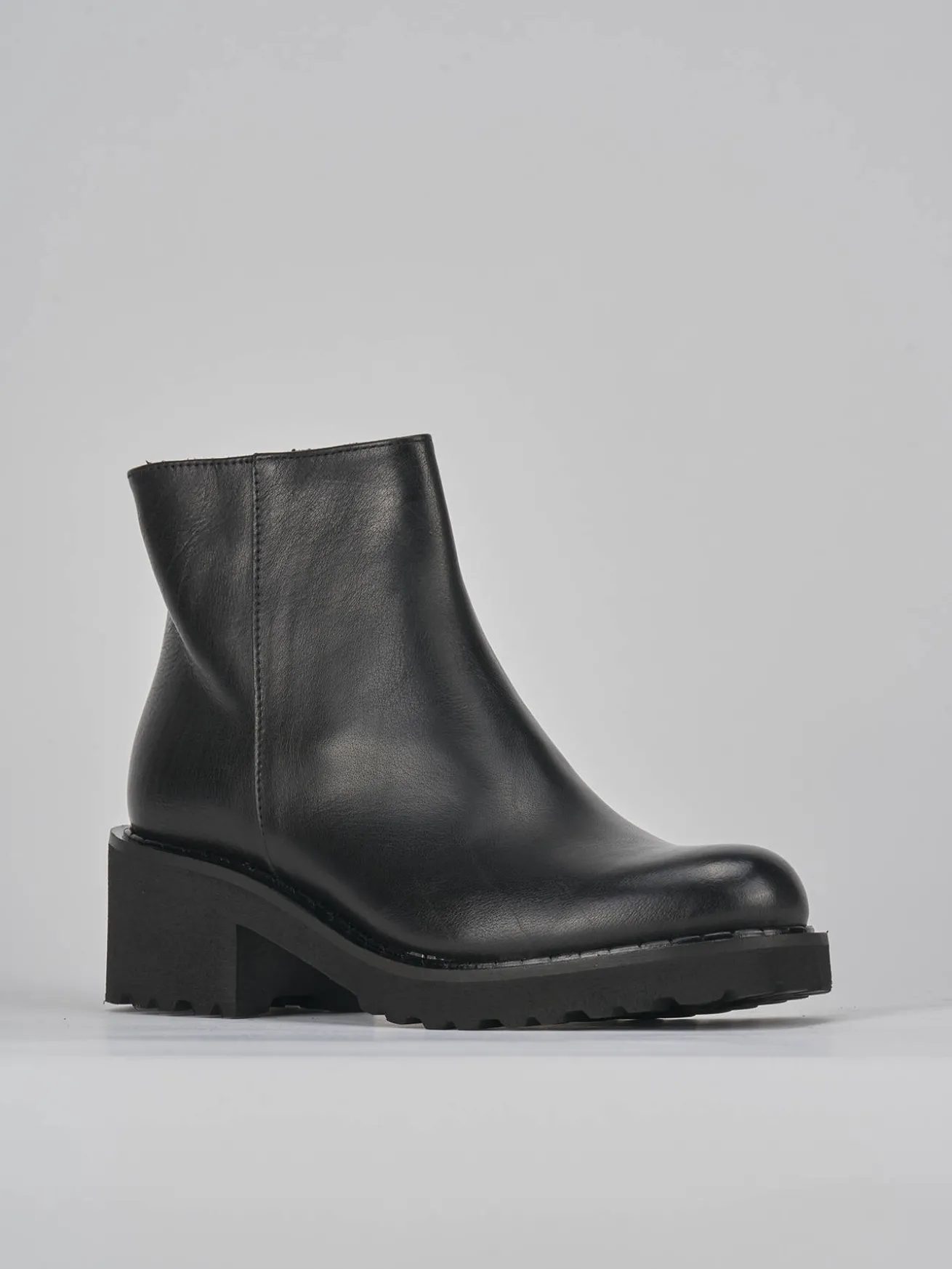 Stivaletti tacco 5cm pelle nero