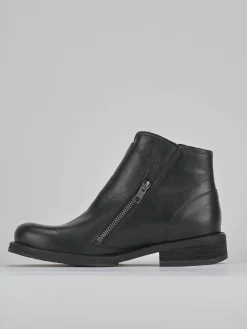 Stivaletti tacco 2cm pelle nero