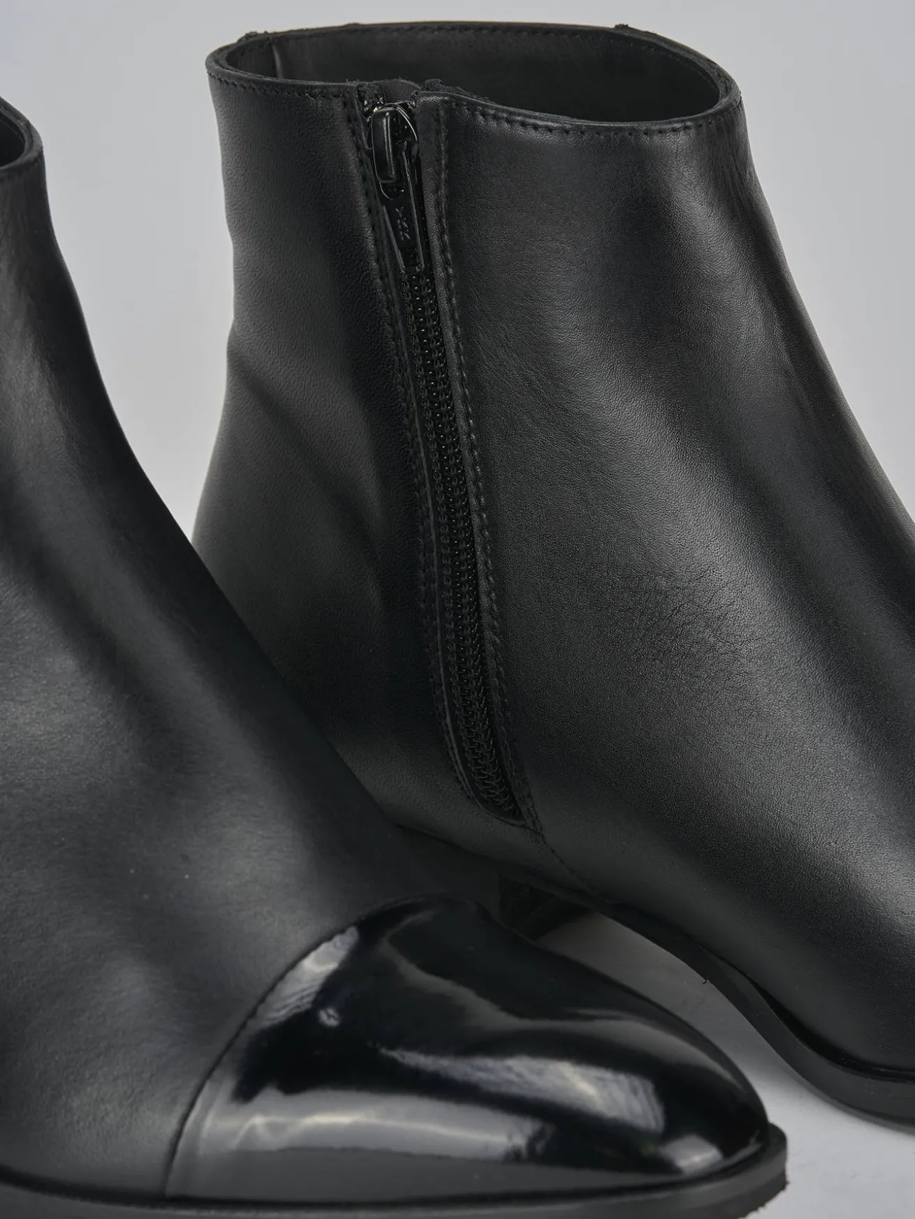 Stivaletti tacco 3cm pelle nero