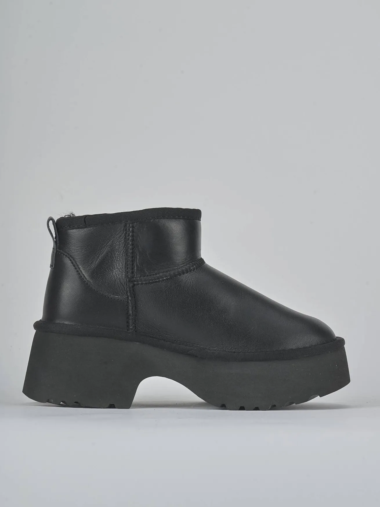 Stivaletti tacco 3cm pelle nero