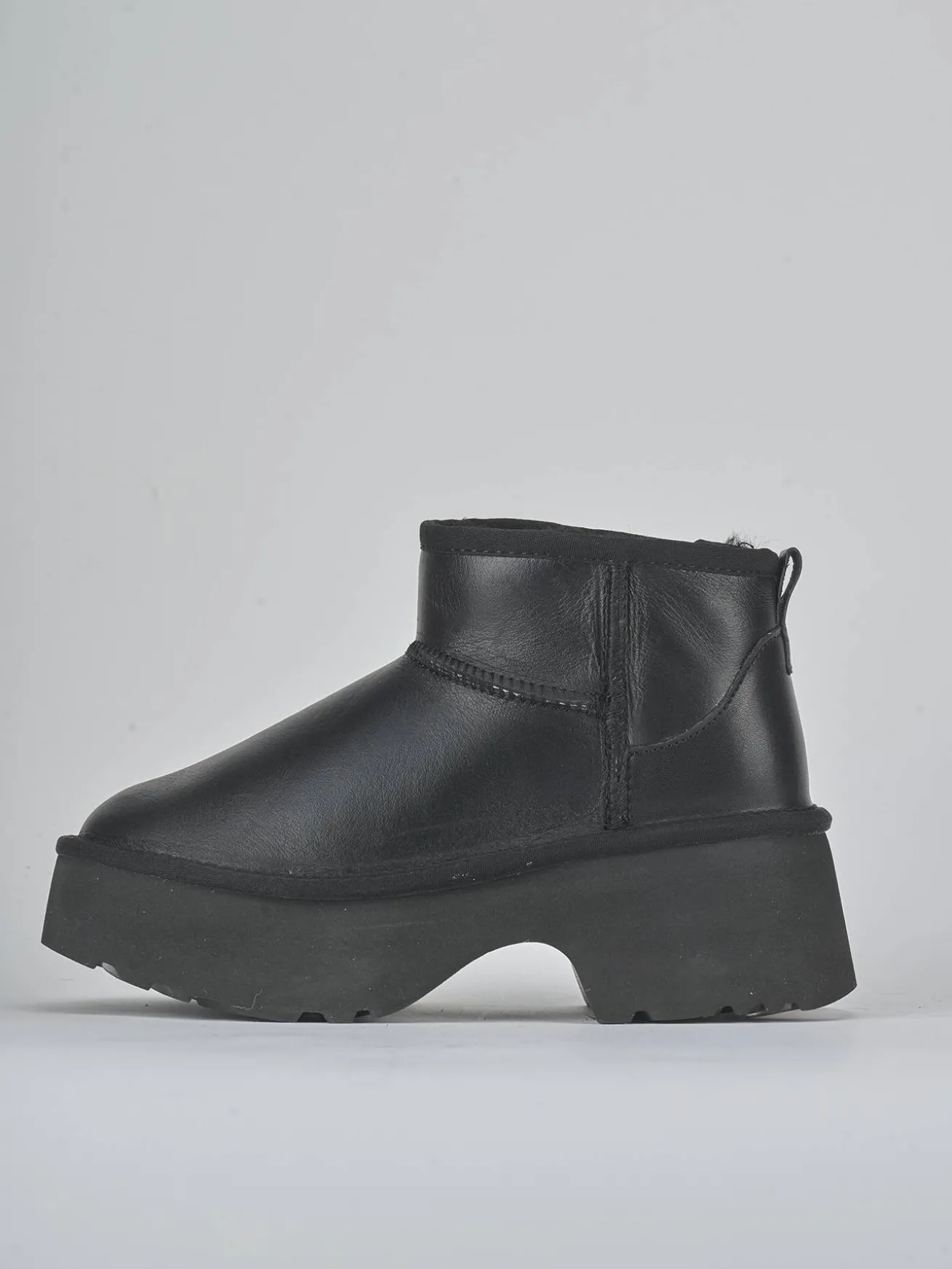 Stivaletti tacco 3cm pelle nero