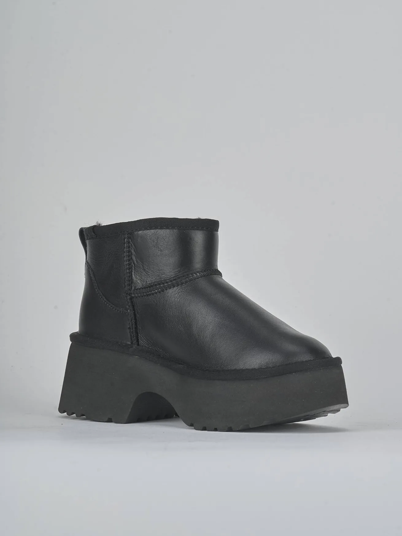 Stivaletti tacco 3cm pelle nero