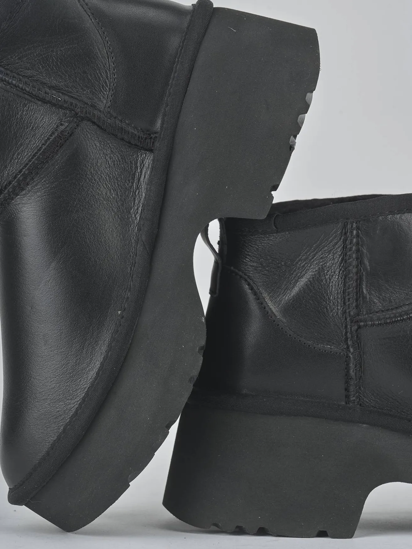 Stivaletti tacco 3cm pelle nero