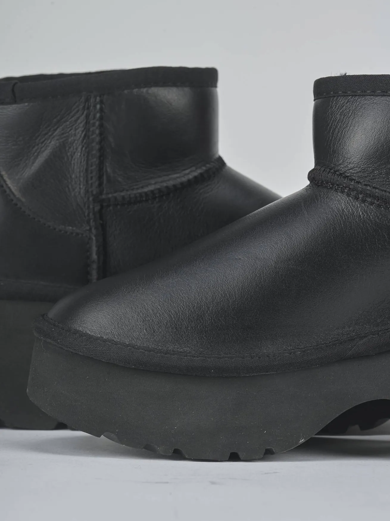 Stivaletti tacco 3cm pelle nero