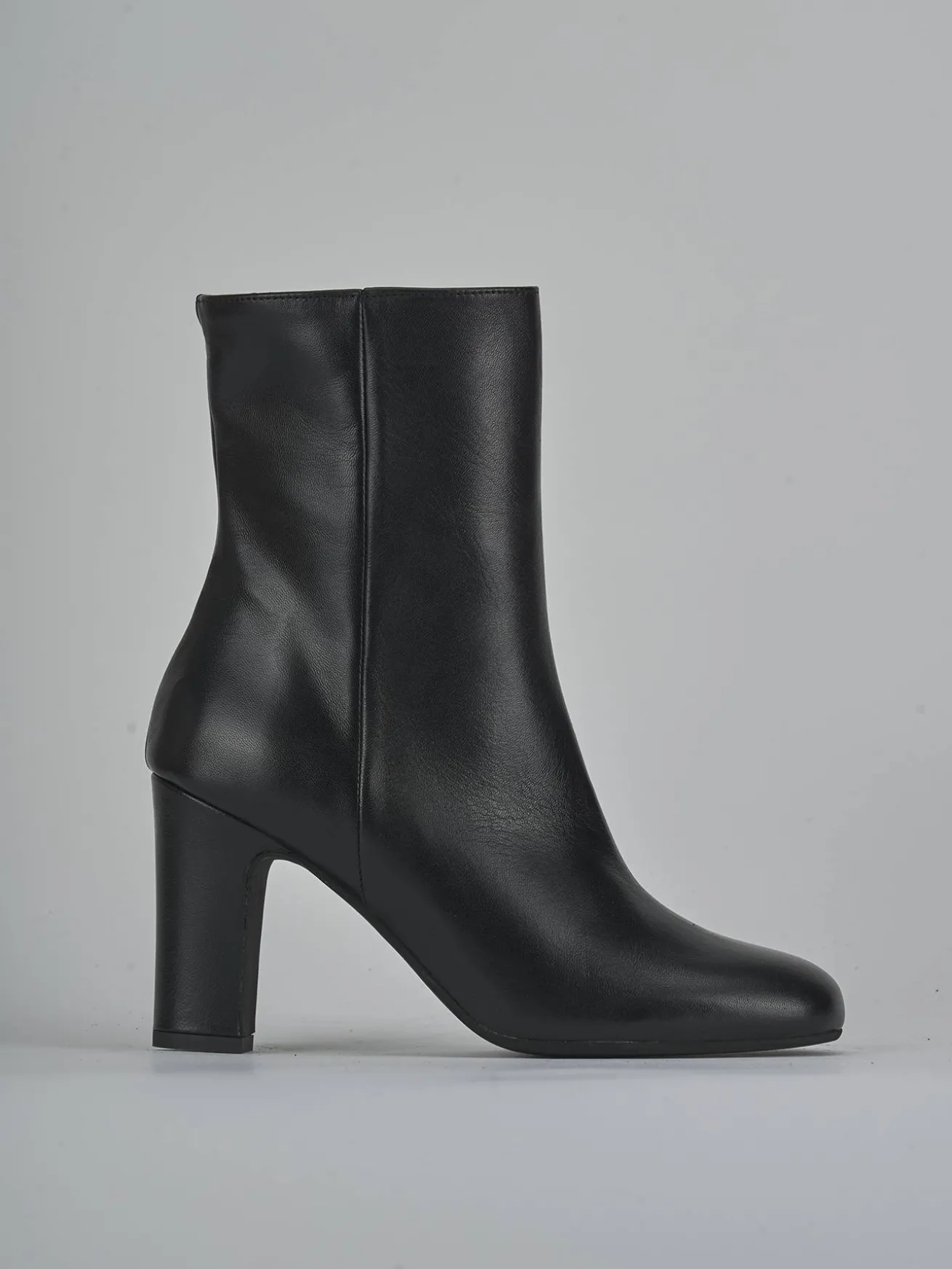 Stivaletti tacco 8cm pelle nero