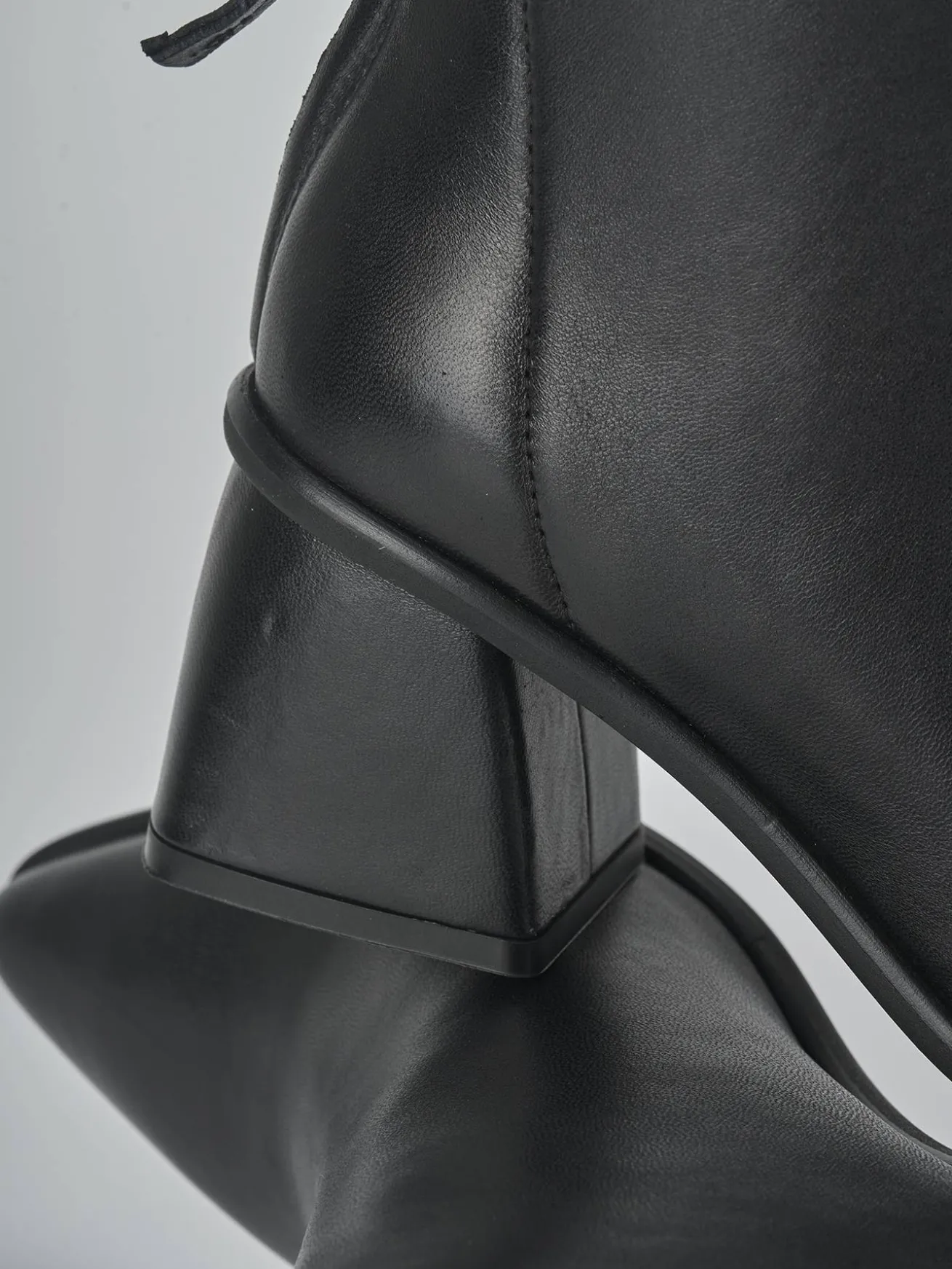 Stivaletti tacco 6cm pelle nero