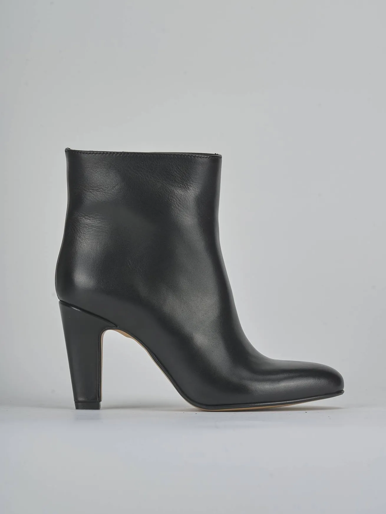 Stivaletti tacco 8cm pelle nero