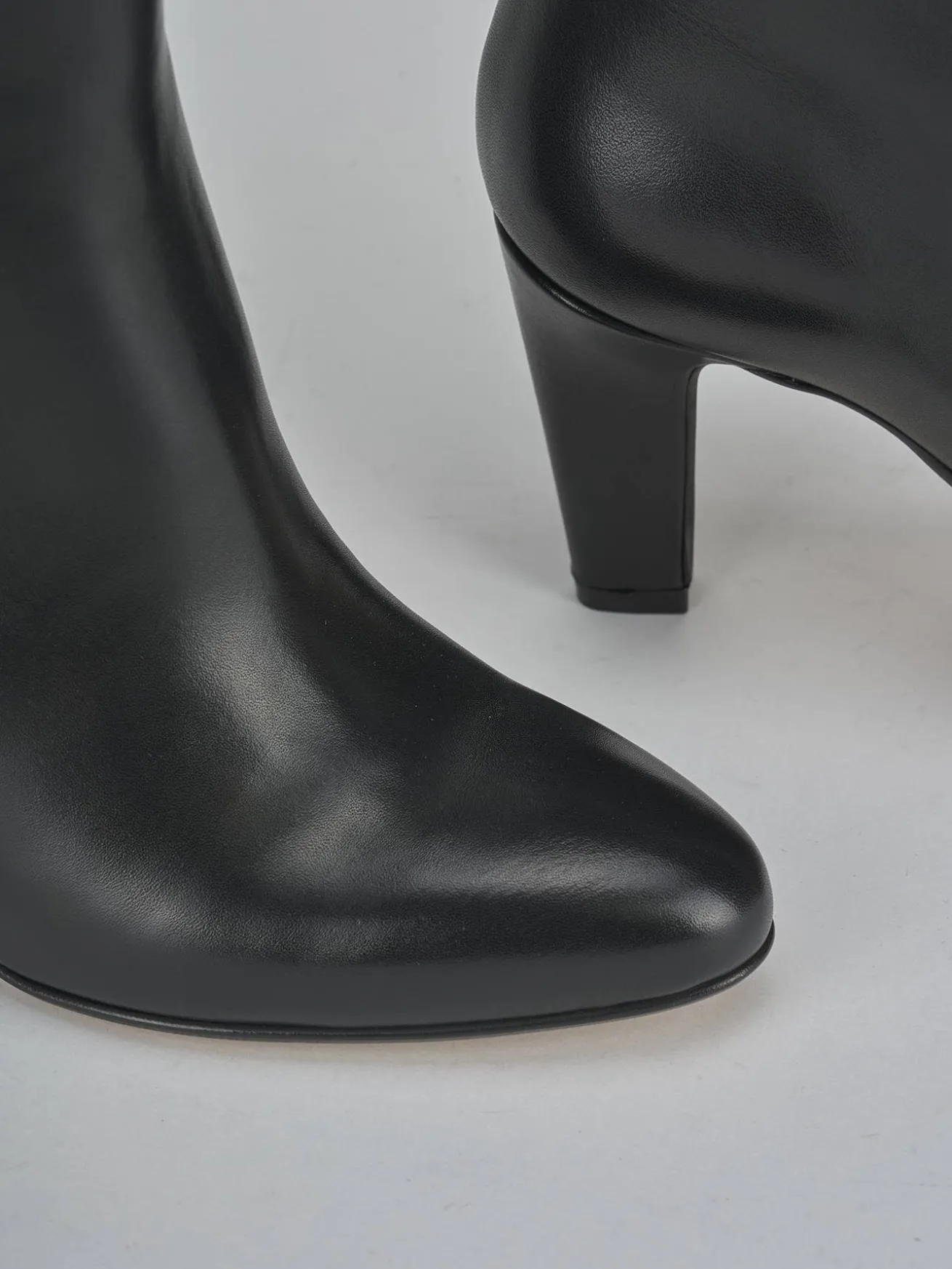 Stivaletti tacco 8cm pelle nero