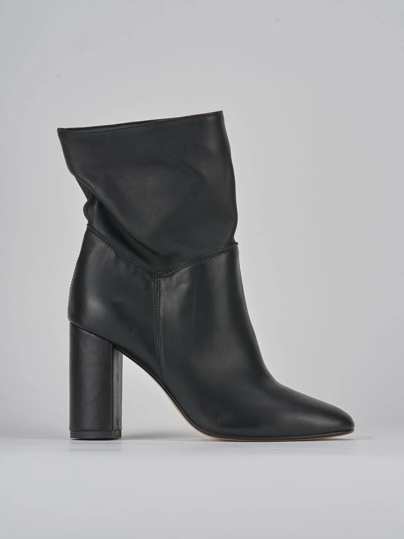 Stivaletti tacco 8cm pelle nero