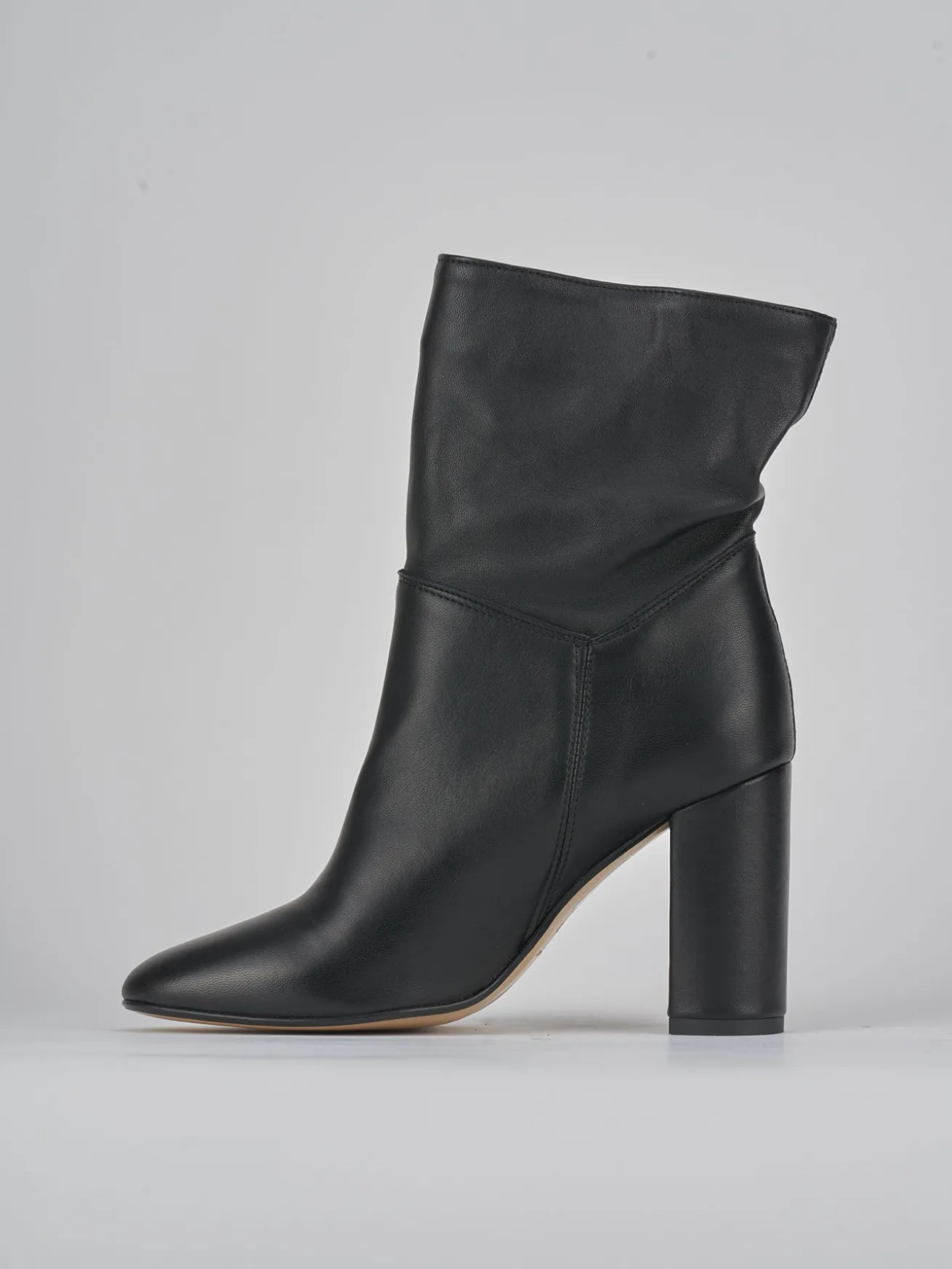 Stivaletti tacco 8cm pelle nero