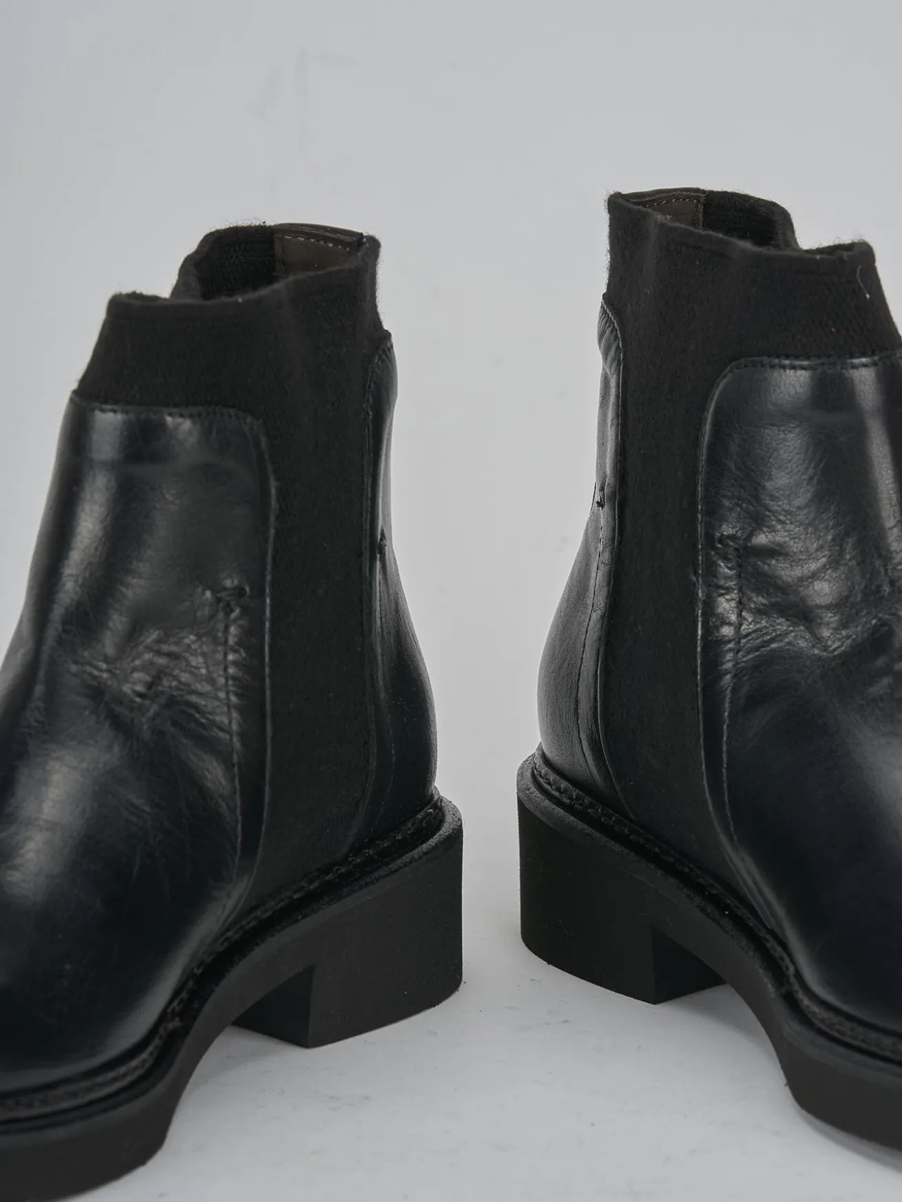 Stivaletti tacco 3cm pelle nero