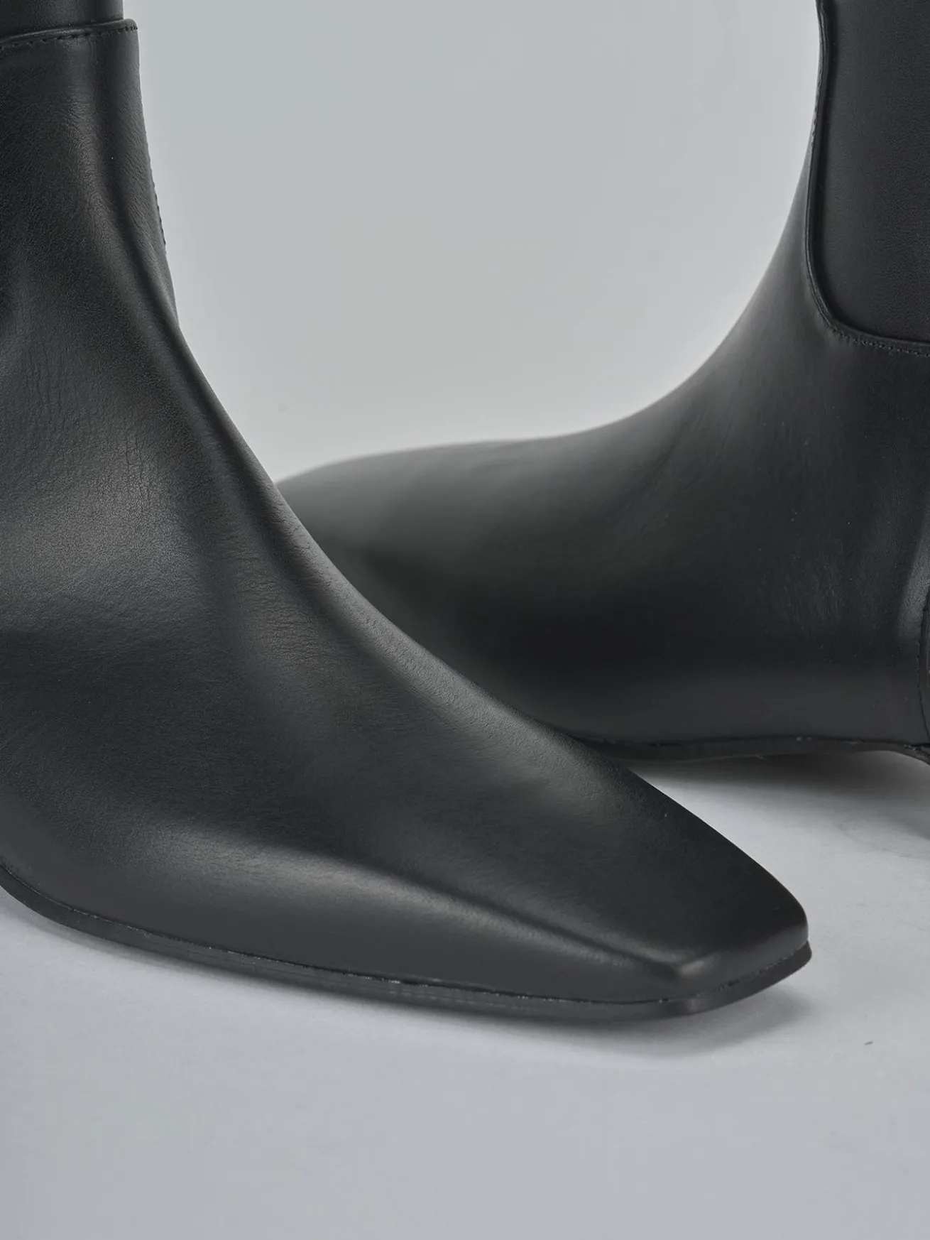 Stivaletti tacco 3cm pelle nero