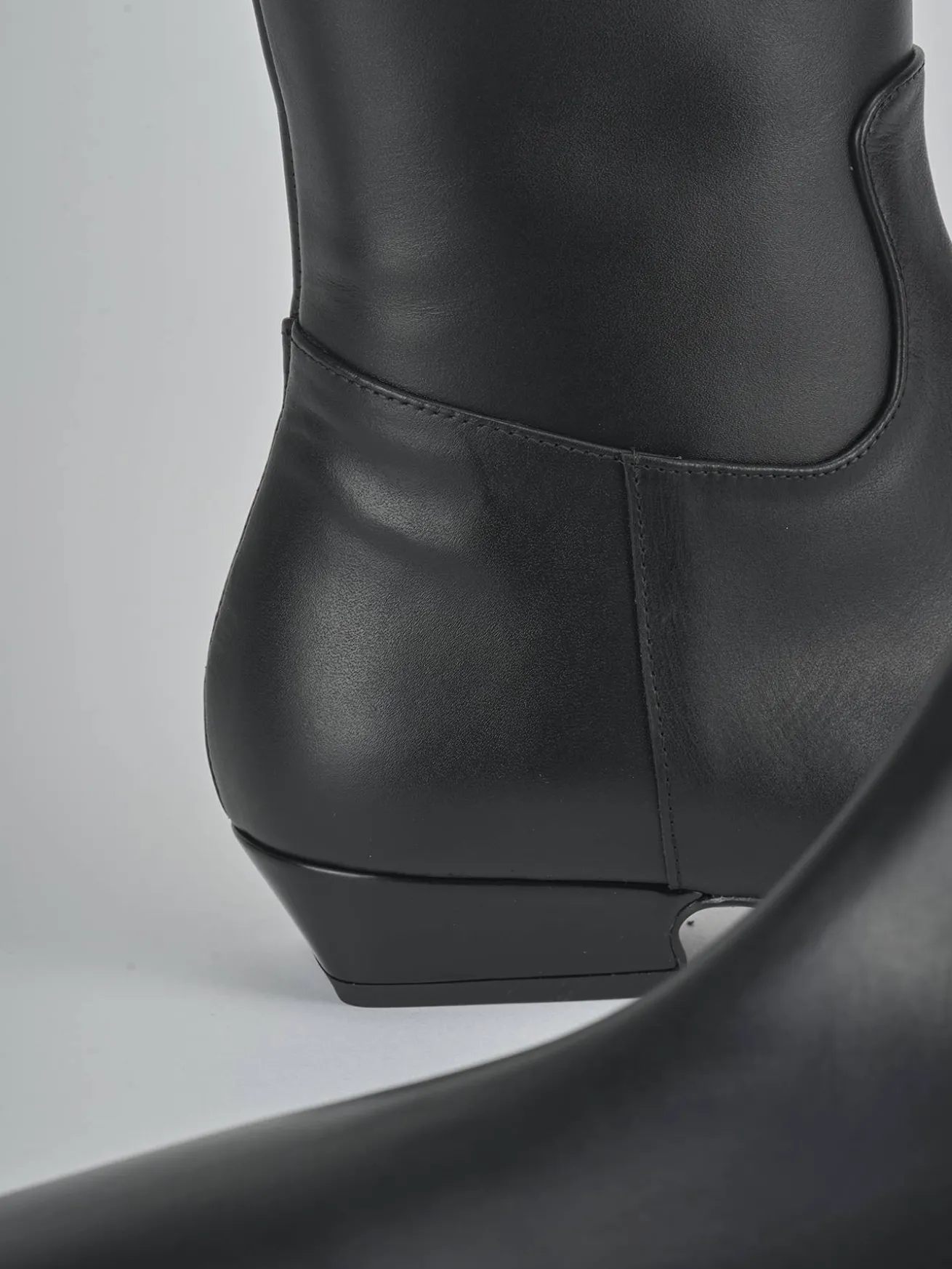 Stivaletti tacco 3cm pelle nero