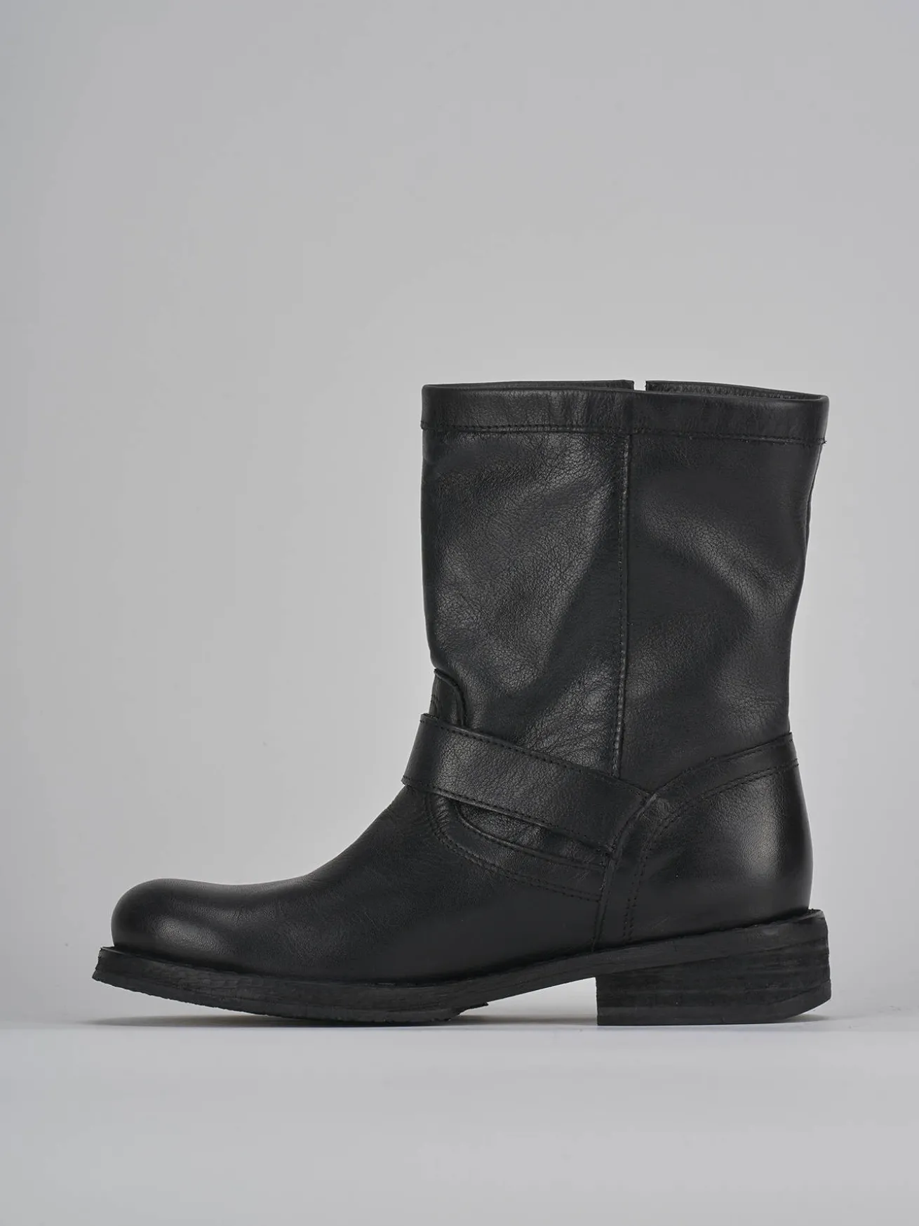 Stivaletti tacco 2cm pelle nero