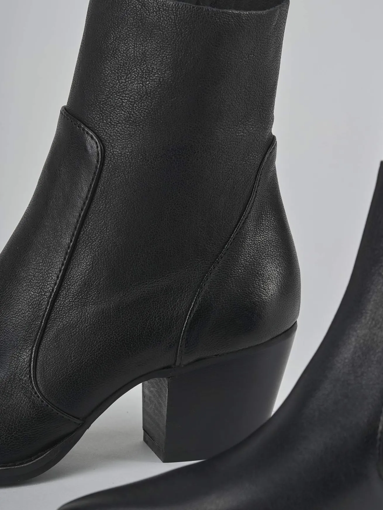 Stivaletti tacco 7cm pelle nero