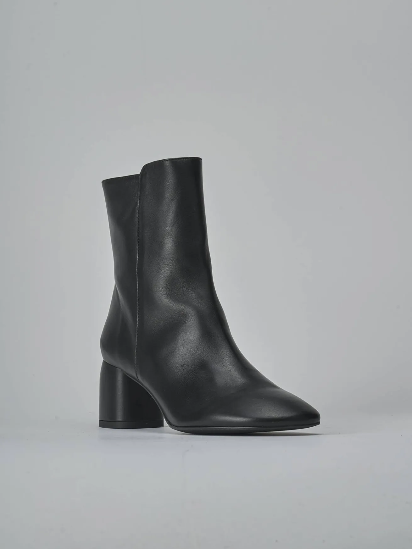 Stivaletti tacco 6cm pelle nero