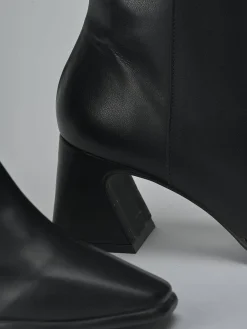 Stivaletti tacco 6cm pelle nero