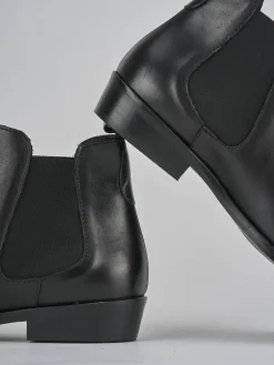 Stivaletti tacco 2cm pelle nero